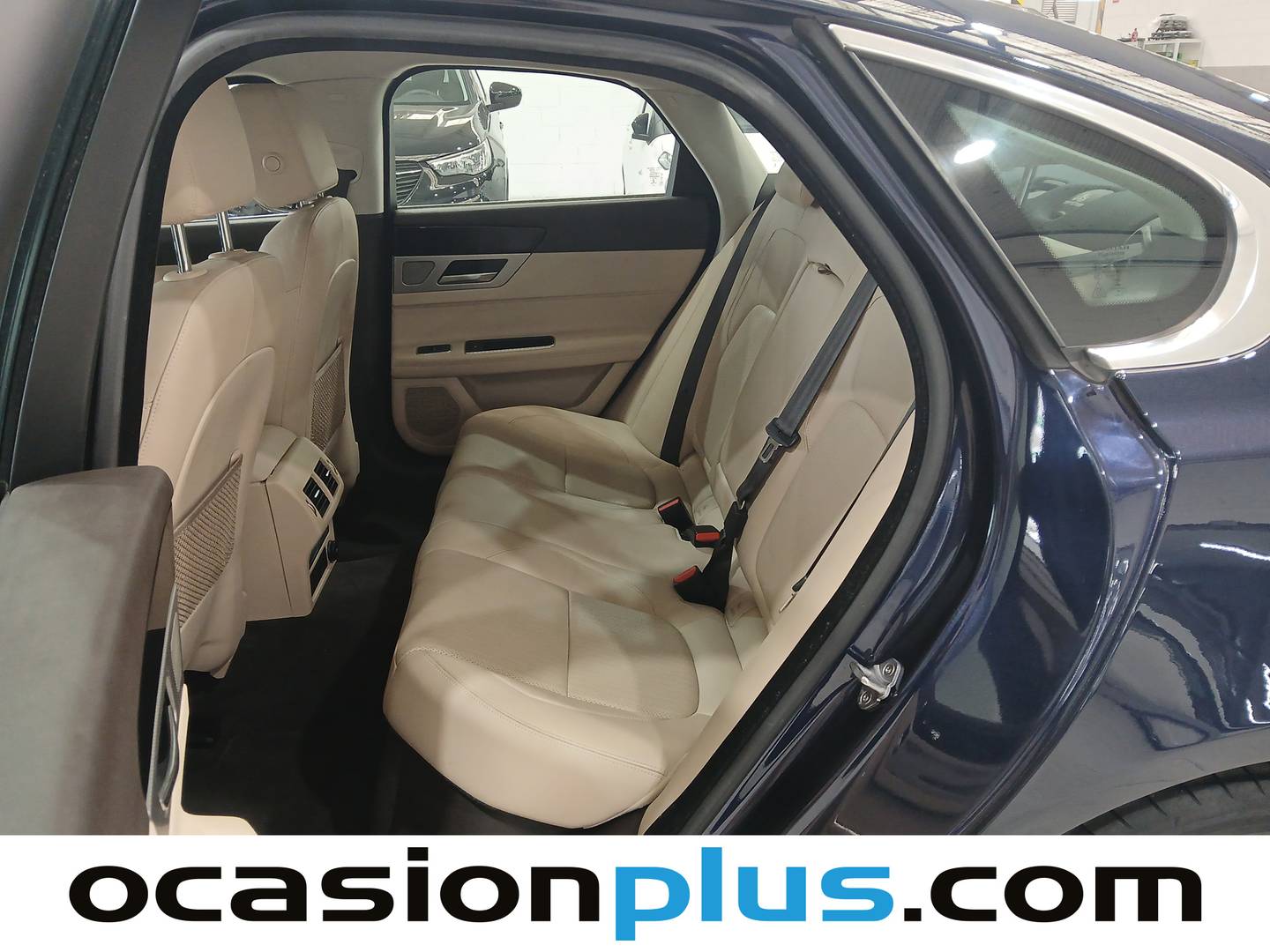 Foto asientos traseros Jaguar XF Jaguar XF 2.0 D Prestige Auto (180 CV)