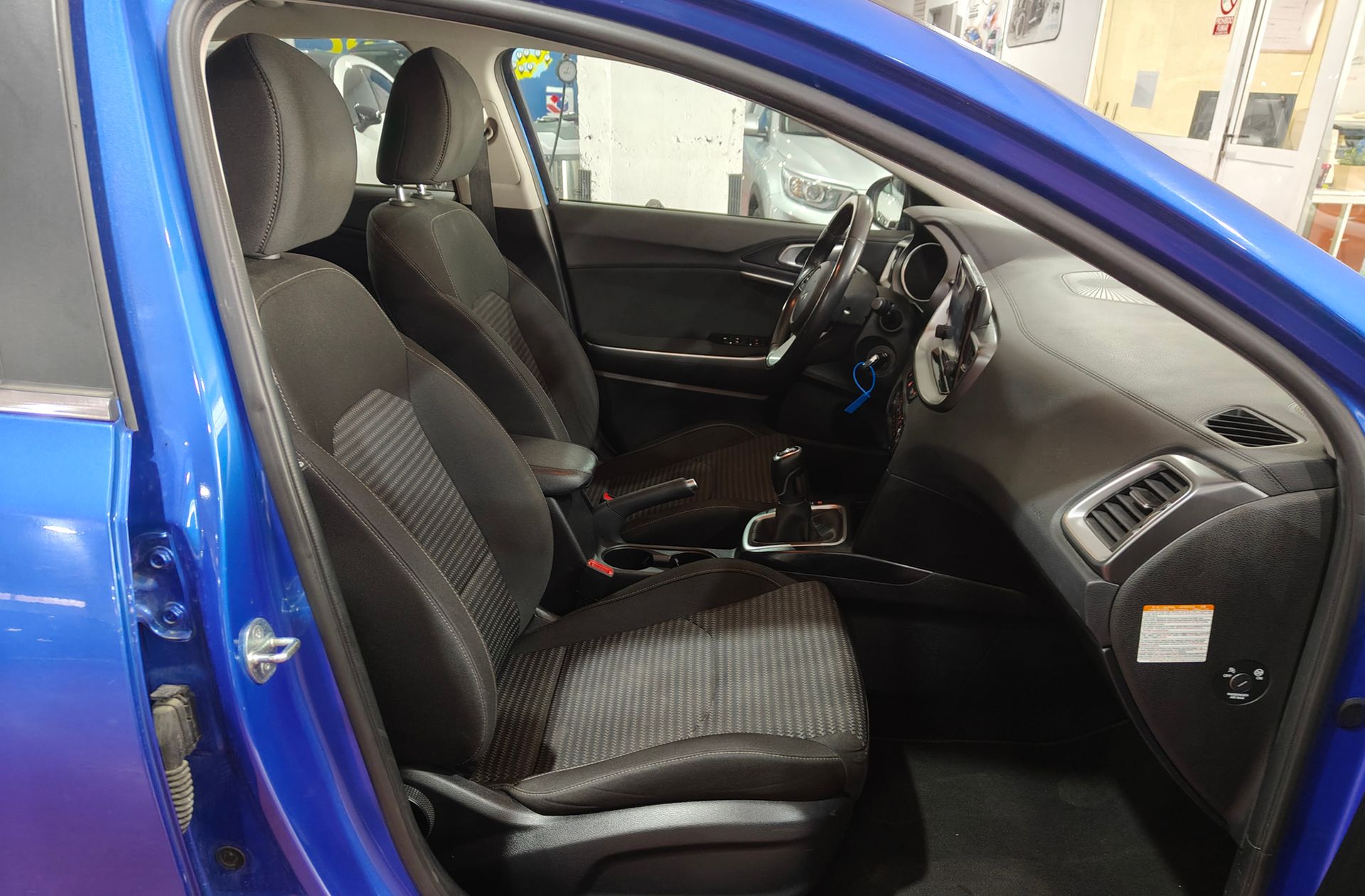 Kia Ceed 1.6 MHEV iMT Drive - foto 17