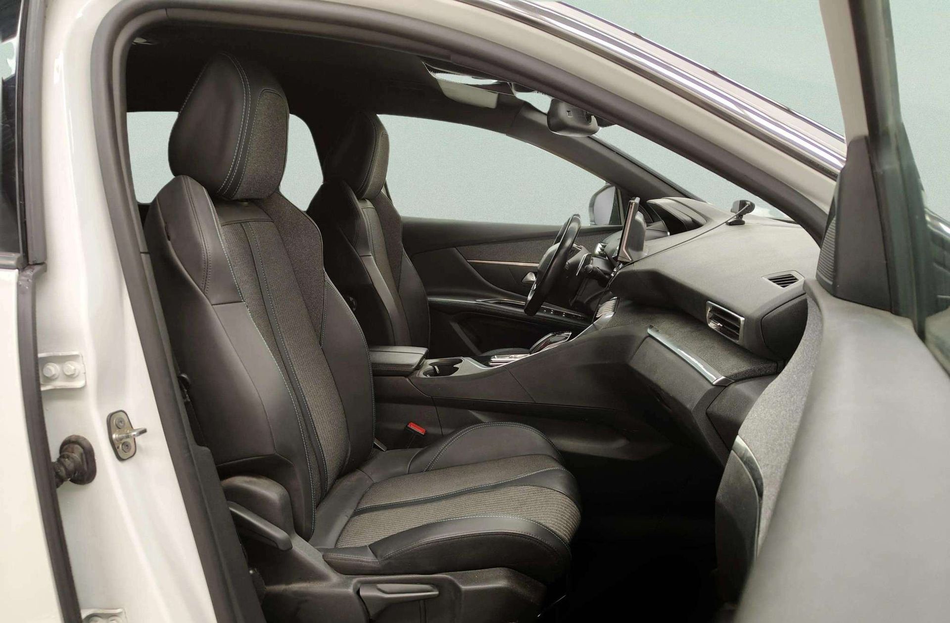Peugeot 5008 BlueHDi 130 Allure Pack EAT8 7 plazas - foto 21