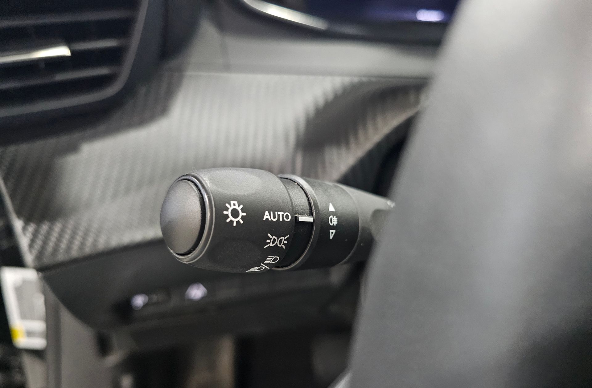 Peugeot 2008 Allure Hybrid eDCS6 - foto 26