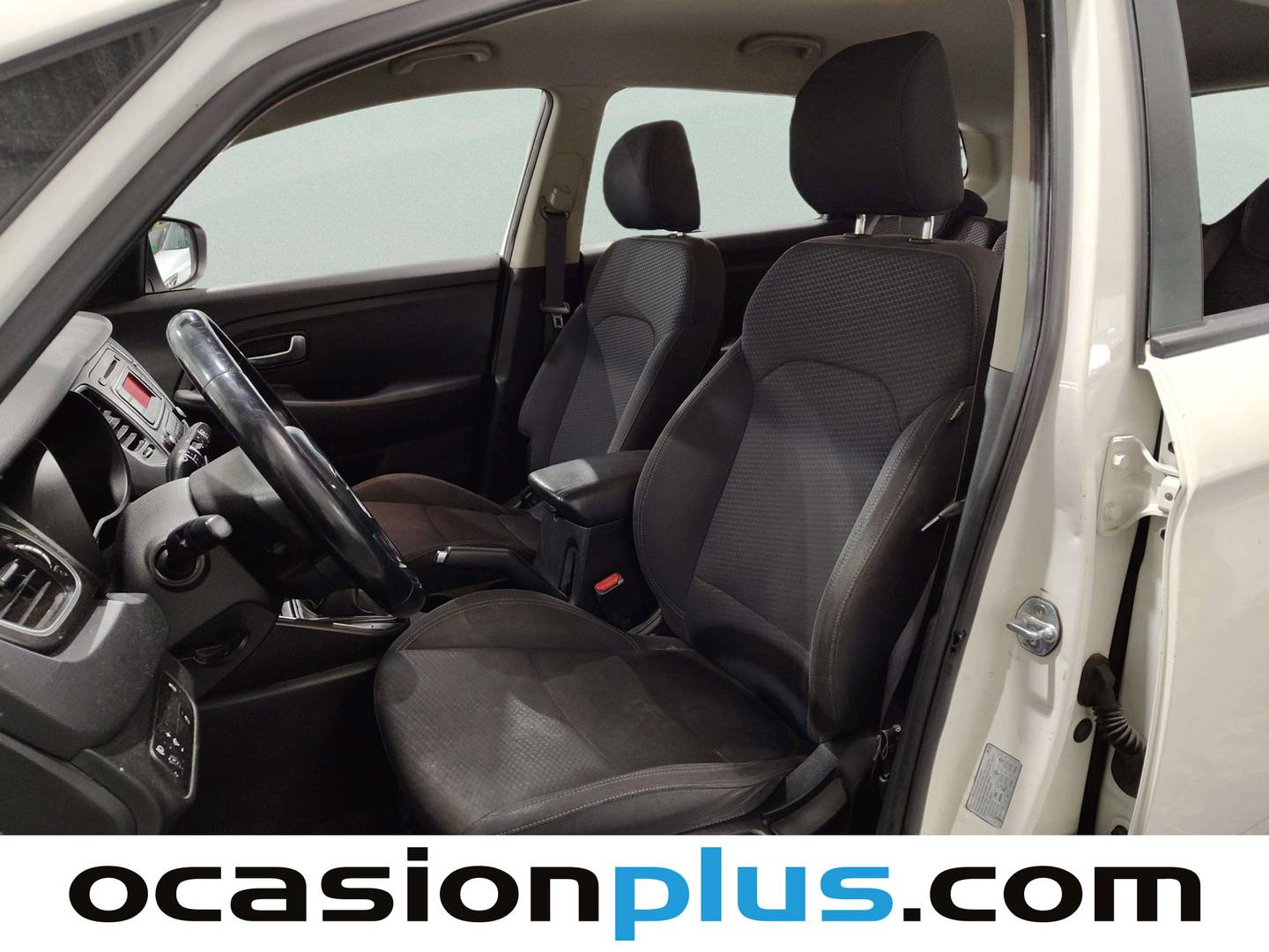 Foto asientos delanteros KIA Carens KIA Carens 1.7 CRDi VGT Concept Eco-Dynam (115 CV)