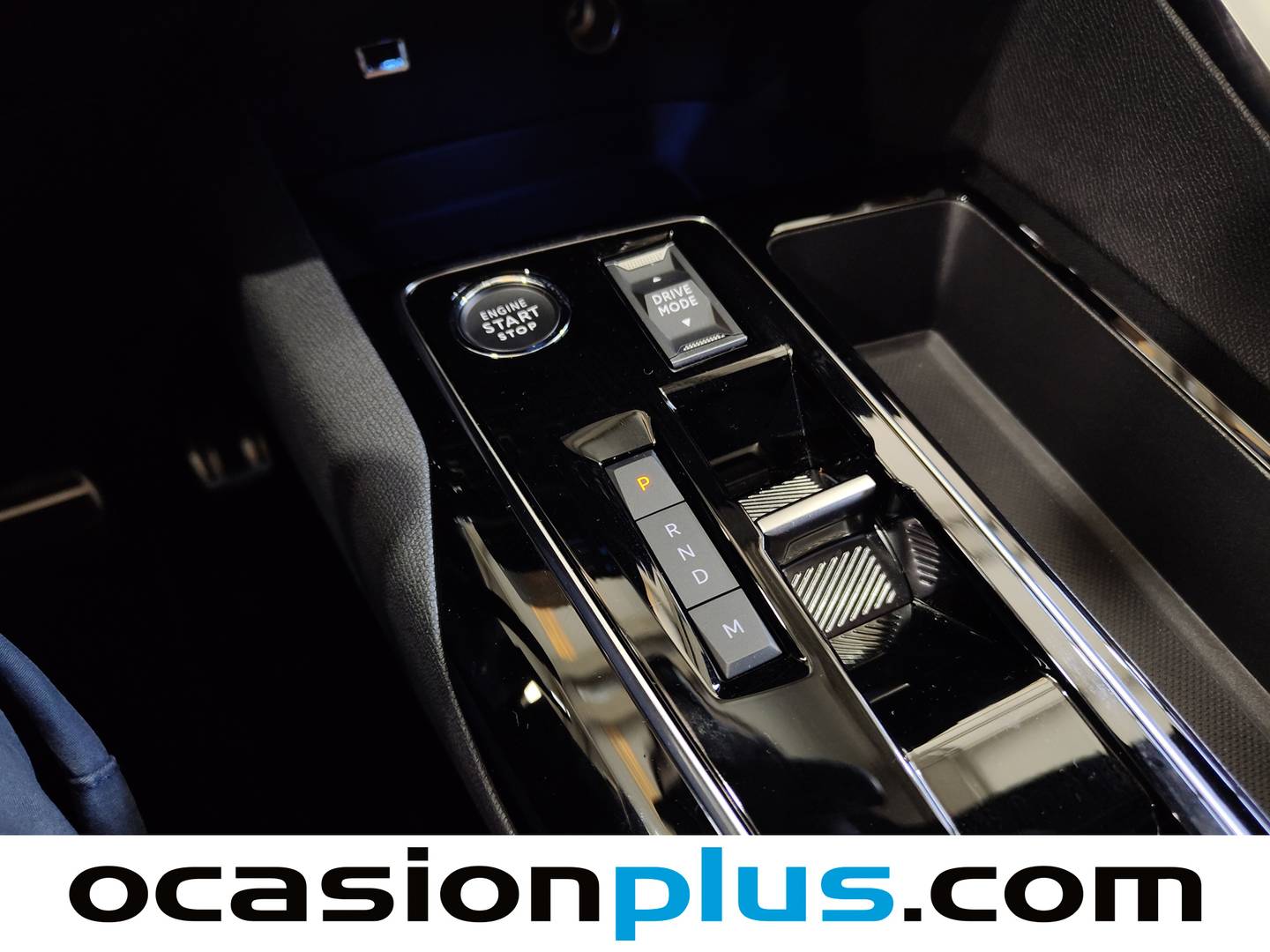 Foto Peugeot 3008 Hybrid Peugeot 3008 GT eDCS6 (145 CV)