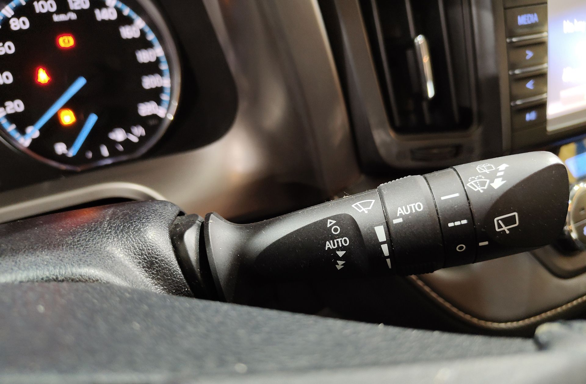 Toyota RAV4 2.5l hybrid Advance 2WD - foto 28