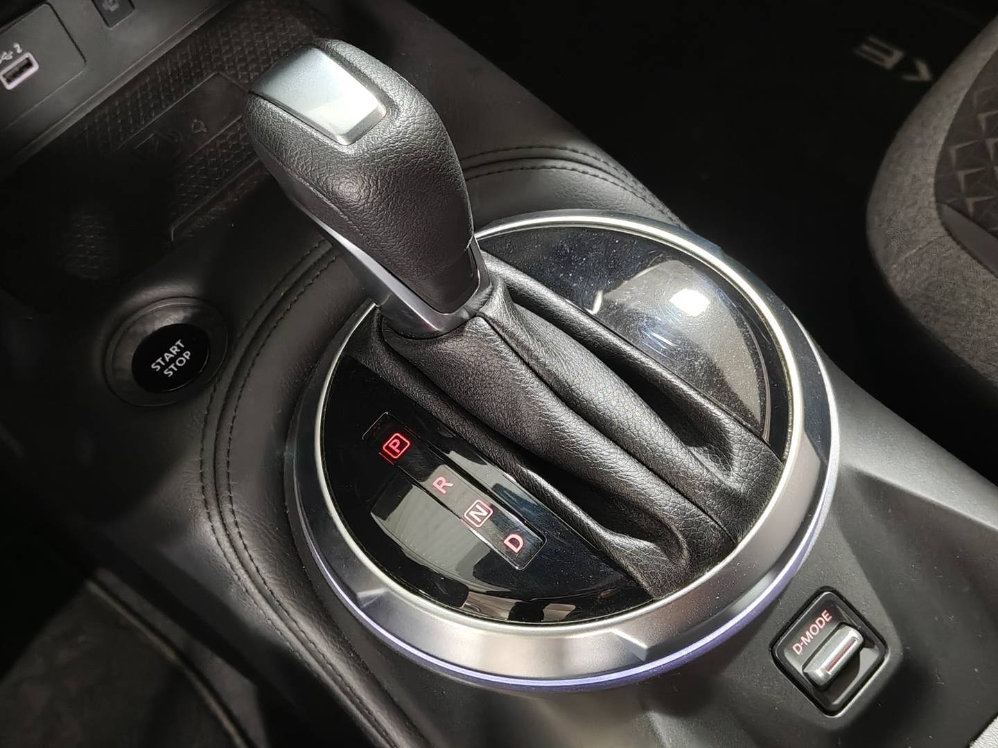 Foto Nissan JUKE Nissan Juke 1.6 Hybrid N-Connecta Auto (143 CV)