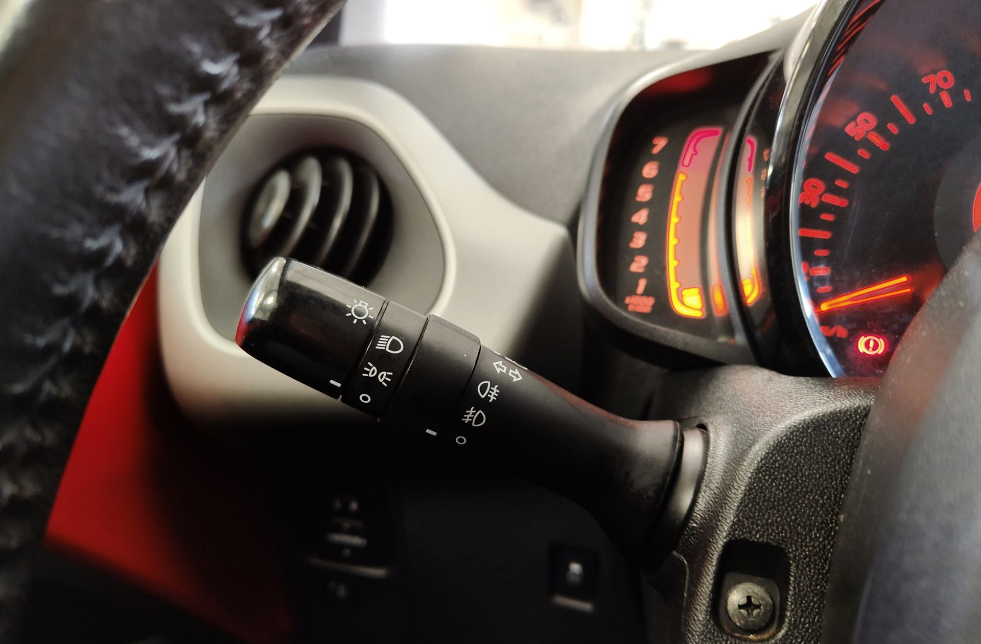 Toyota Aygo 1.0 70 x-play - foto 21