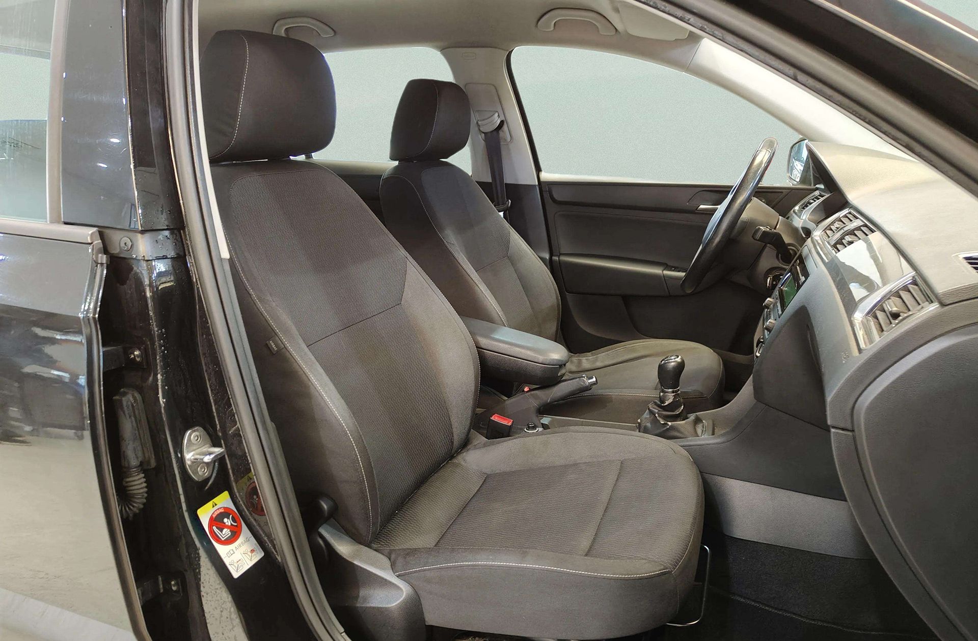 Škoda Spaceback 1.6 TDI CR Ambition - foto 15