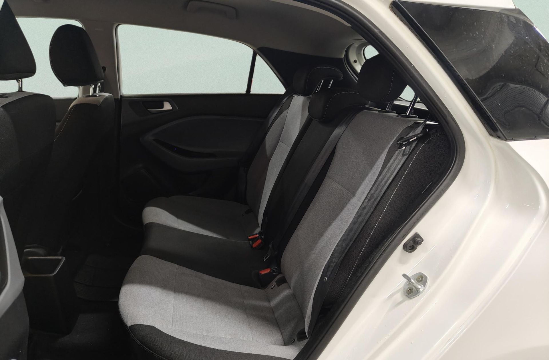 Hyundai i20 1.2 MPI BlueDrive Klass - foto 11