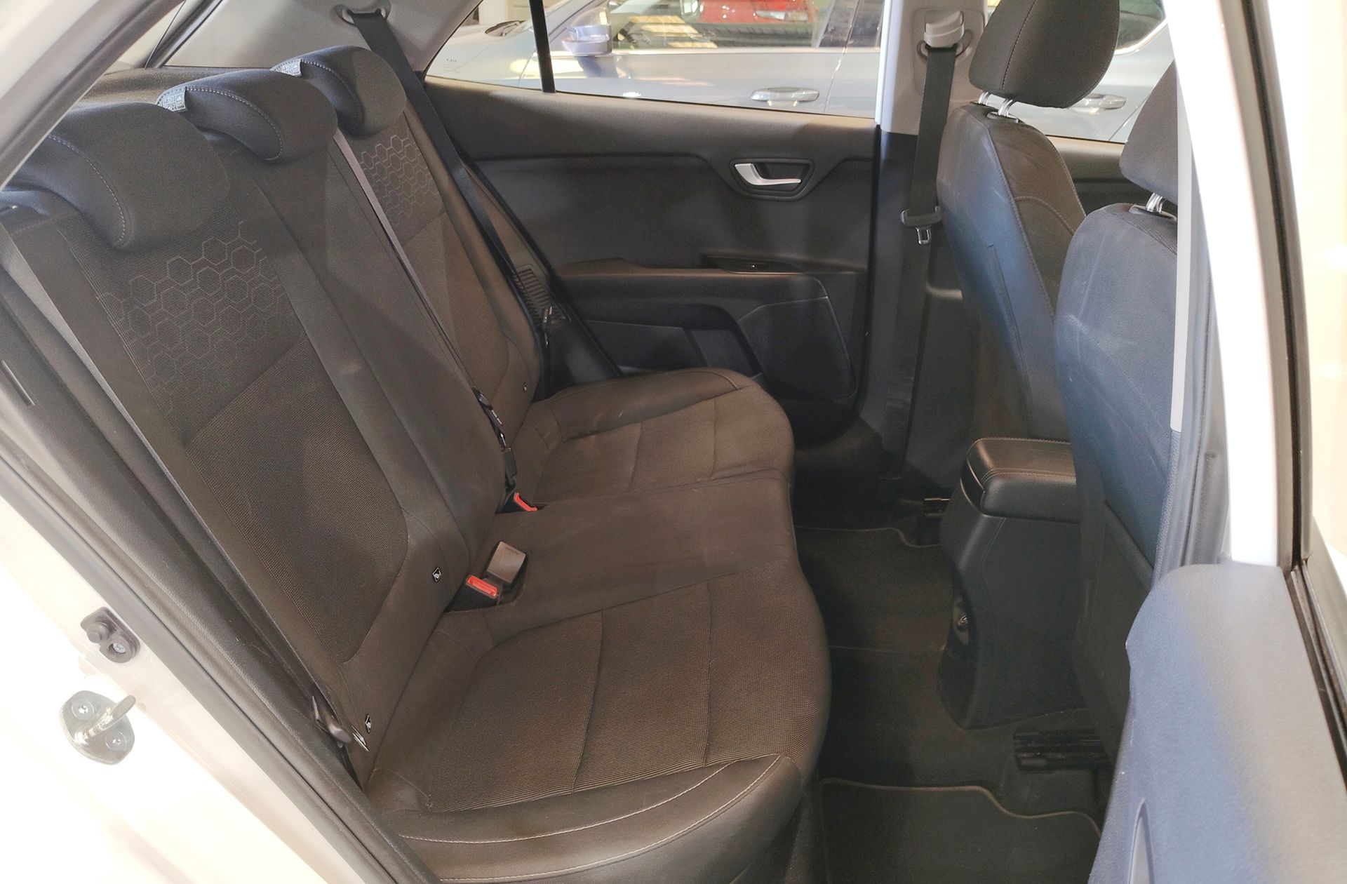 Kia Rio 1.0 T-GDi MHEV iMT Drive - foto 16