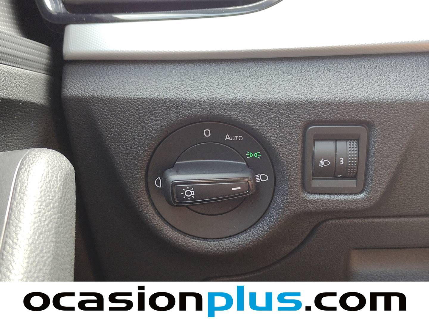 Skoda Kamiq Skoda Kamiq 1.0 TSI Ambition DSG (110 CV) seminuevo