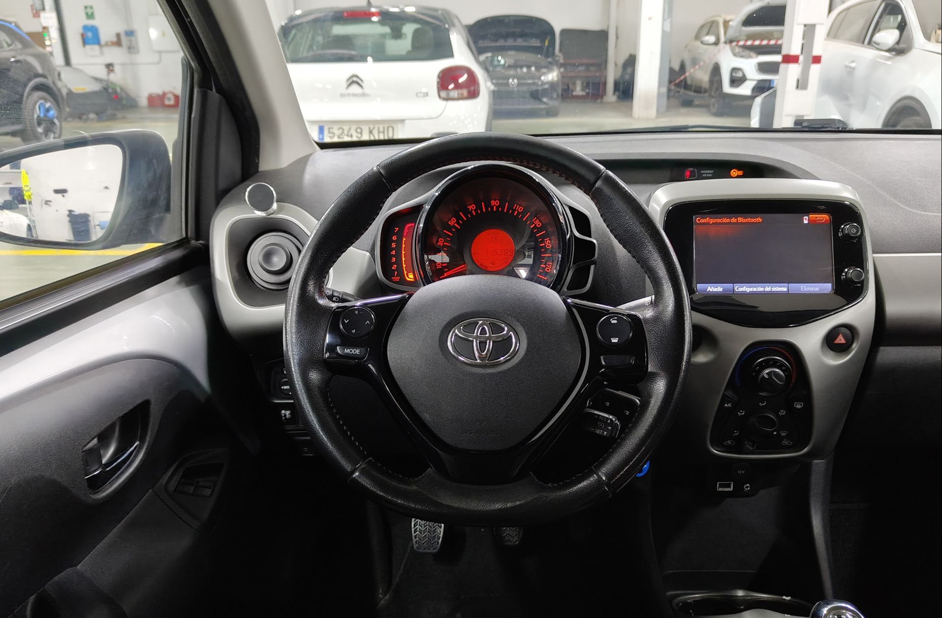 Toyota Aygo 1.0 70 x-play - foto 20
