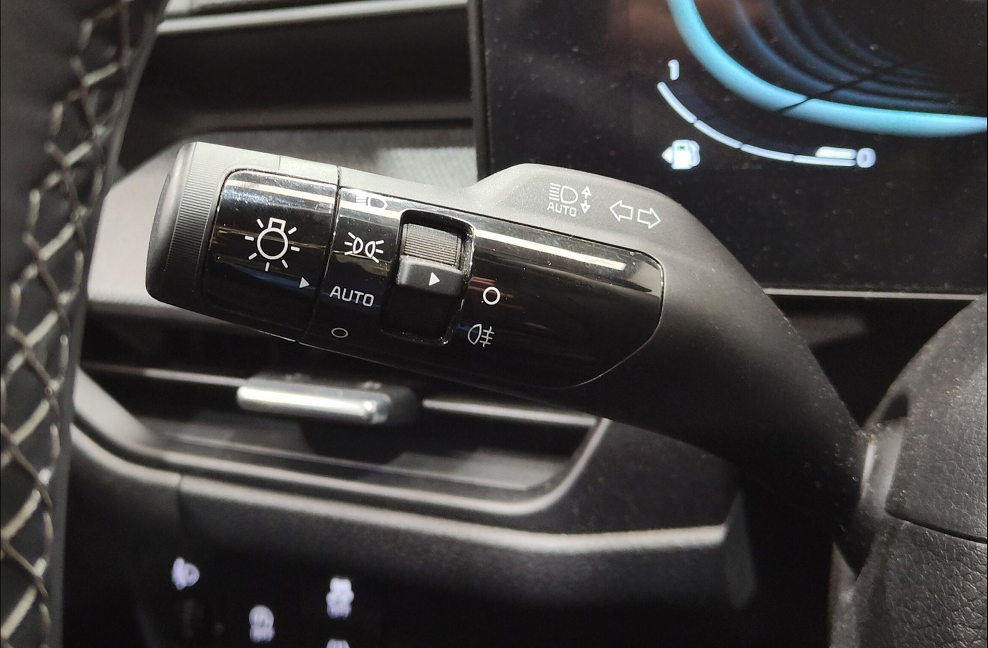 Kia Stonic 1.0 T-GDi MHEV Concept - foto 23