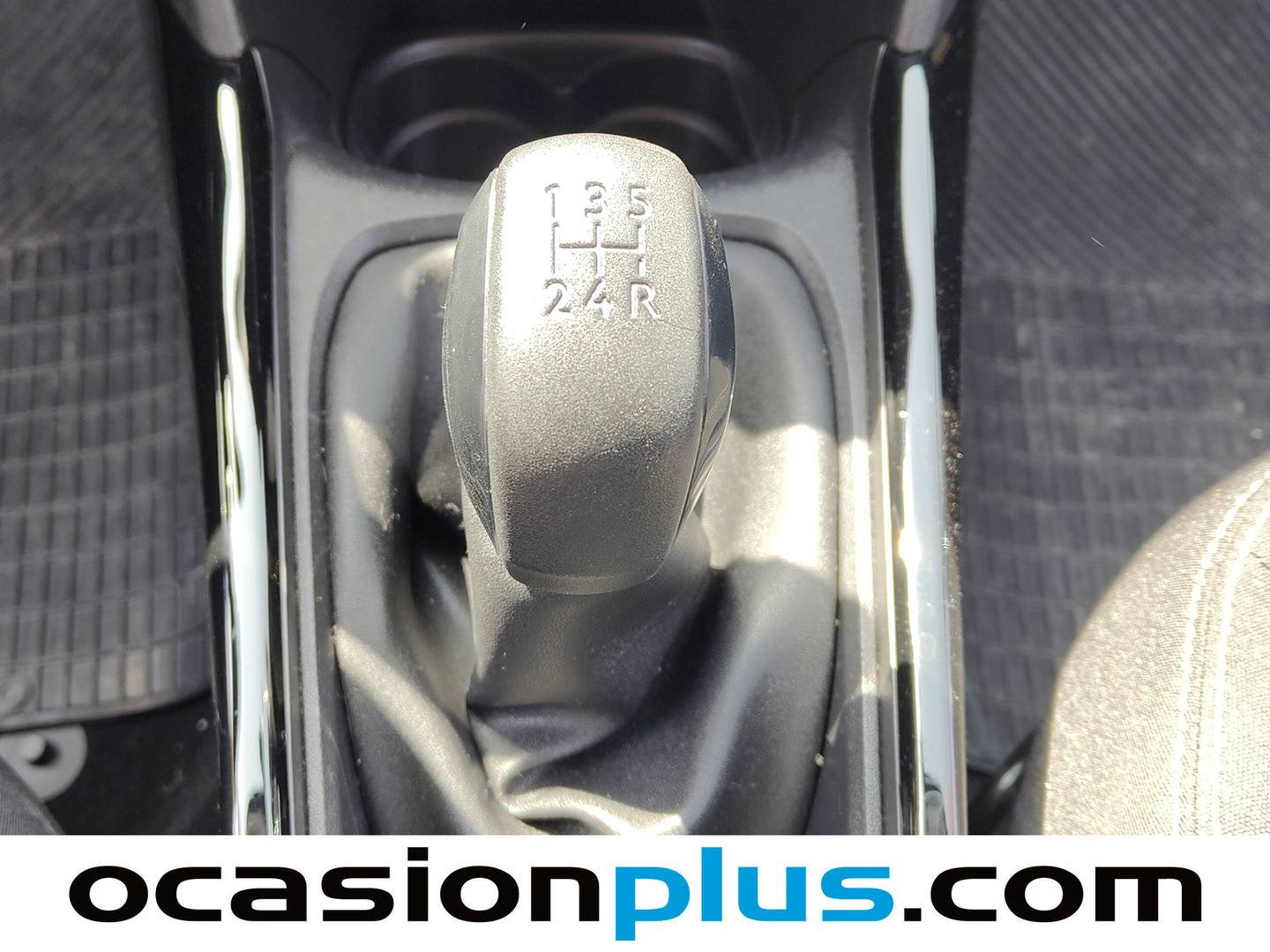 Peugeot 2008 Peugeot 2008 PureTech 82 Access (82 CV) de segunda mano