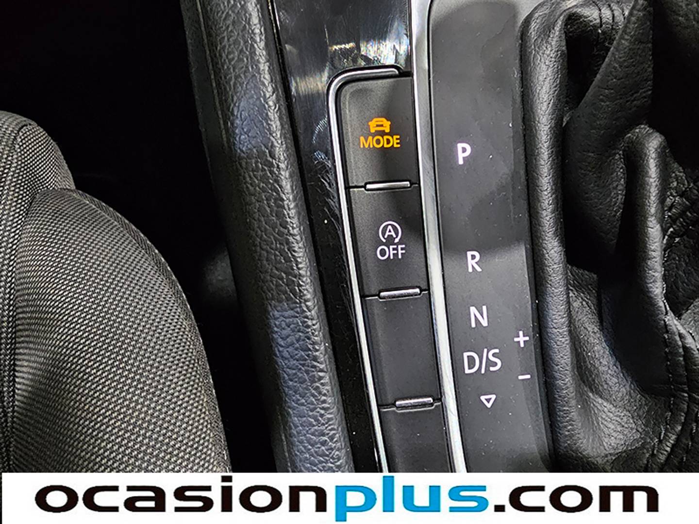 Foto Volkswagen Golf Volkswagen Golf Sport 1.6 TDI (115 CV) DSG PACK R-LINE