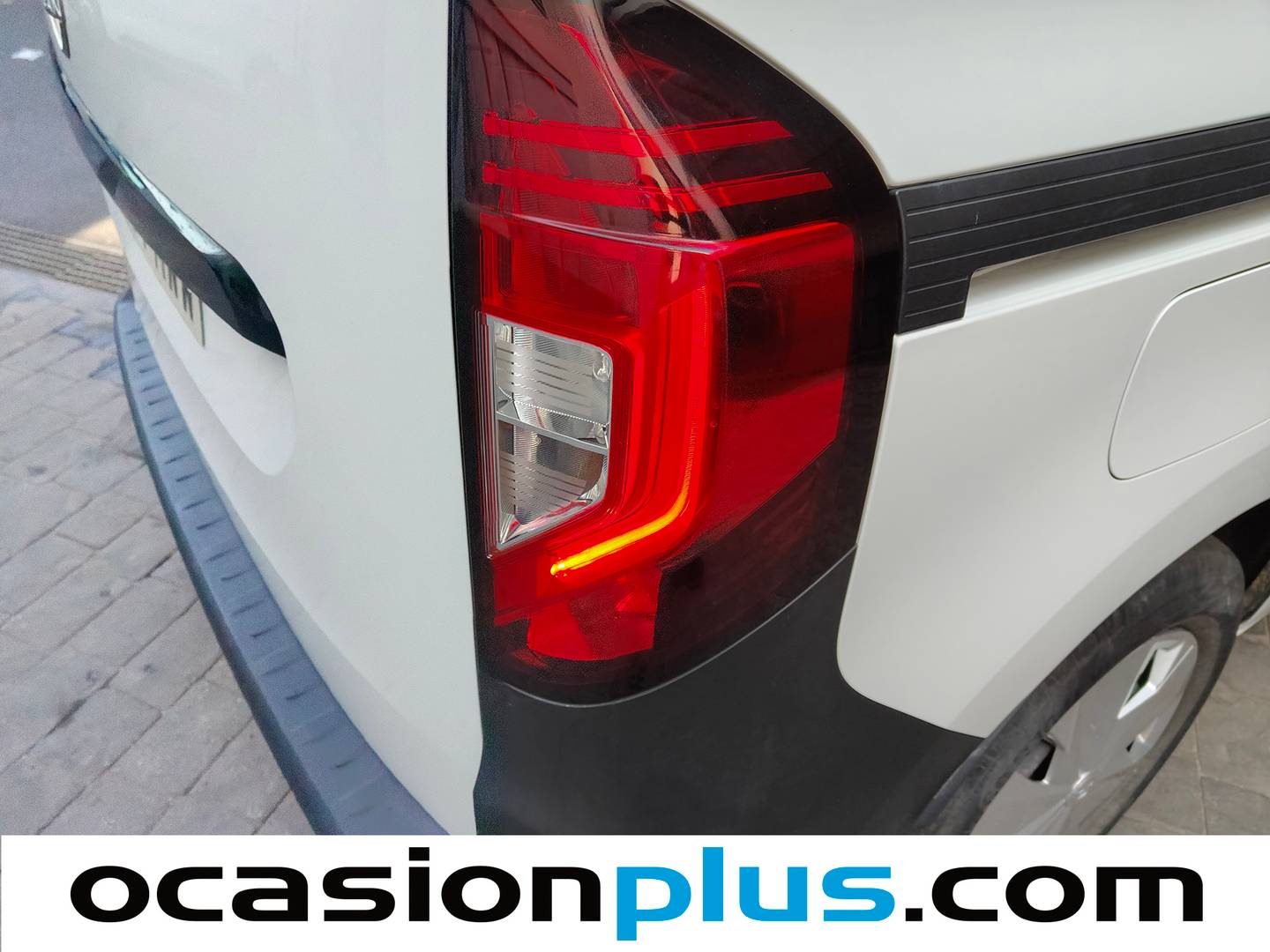Acabados Nissan Townstar Nissan Townstar Furgon 1.3 G Doble Cabina Comfort L2 (130 CV)