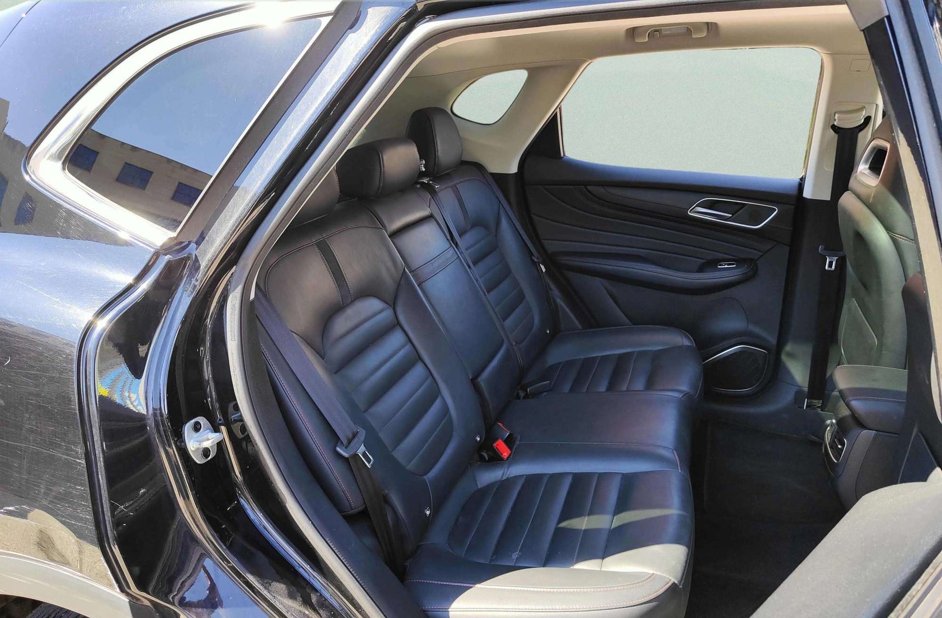 MG HS 1.5 Turbo GDI Luxury - foto 19