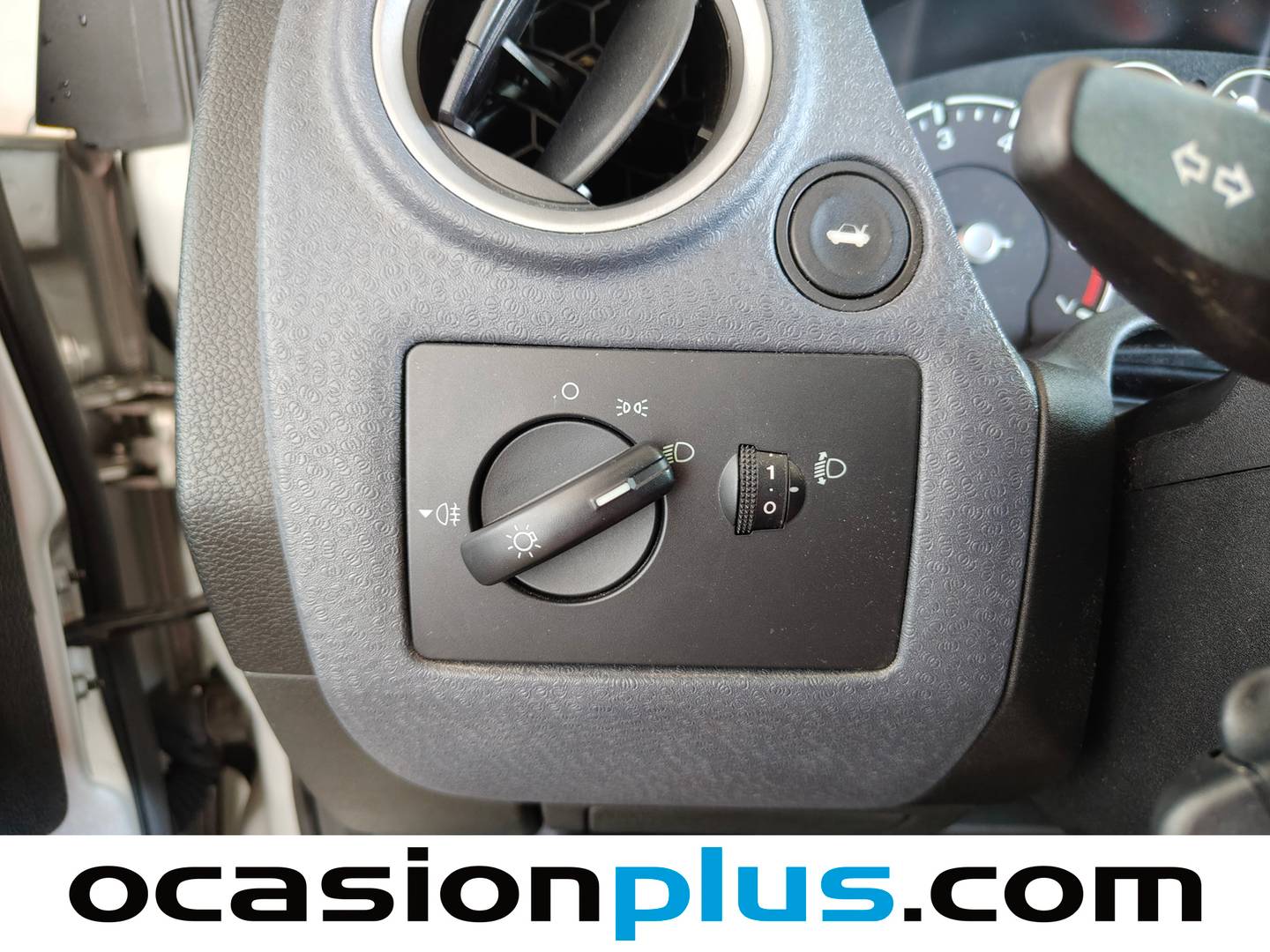 Extras y acabados del Ford Fusion Ford Fusion 1.4 16v Ambiente (80 CV)
