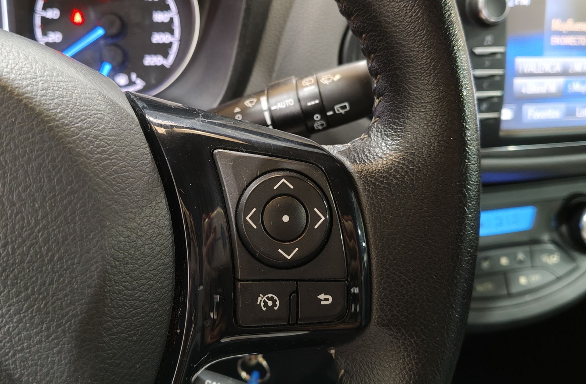 Toyota Yaris 1.5 Active Tech - foto 26
