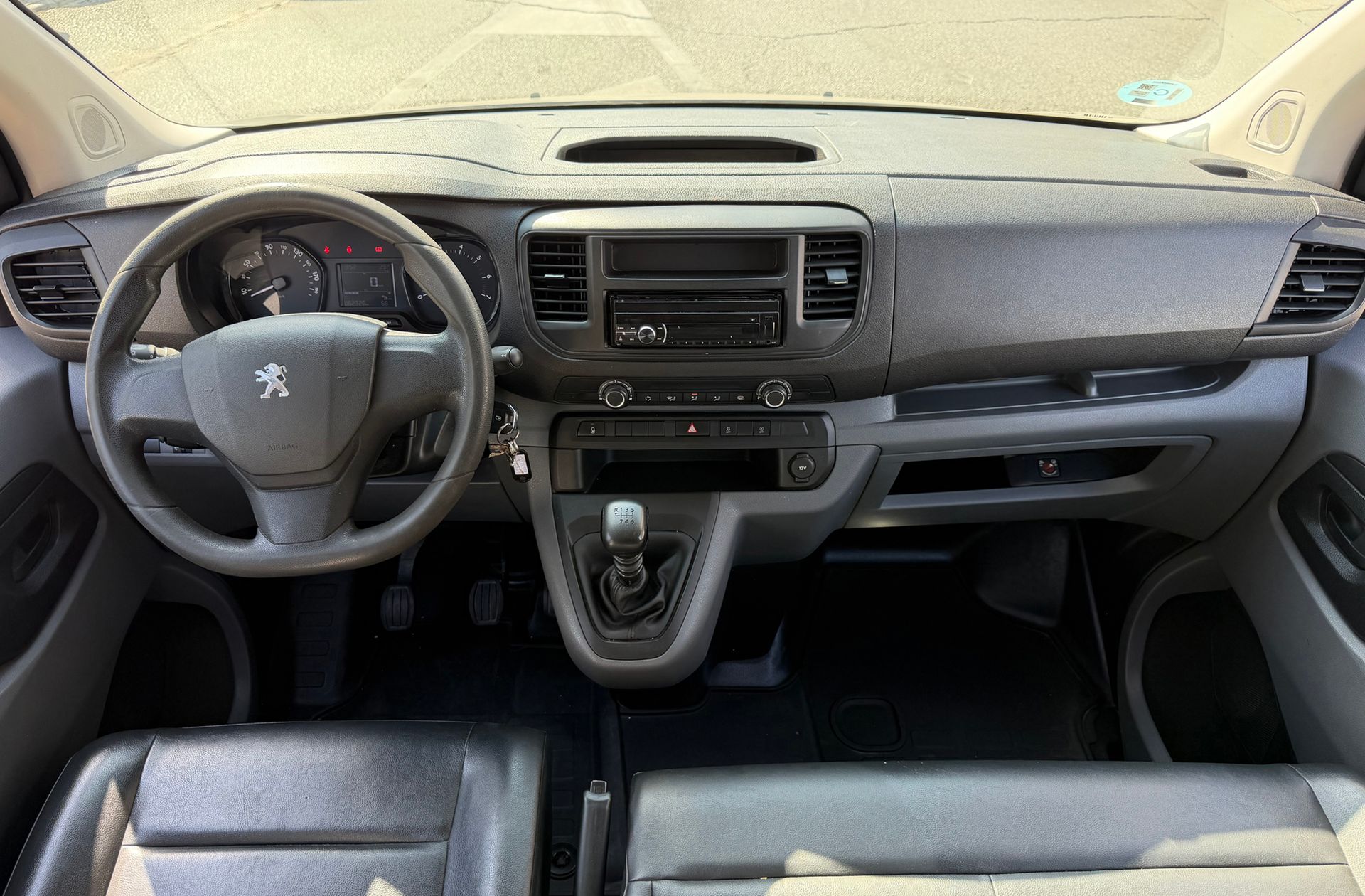 Peugeot Expert Furgon DC 2.0 BlueHDi 120 Pro Standard - foto 6