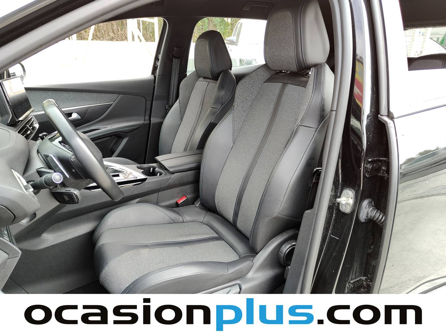 Foto Peugeot 3008 Hybrid Peugeot 3008 Hybrid 300 Allure Pack e-EAT8  (300 CV)