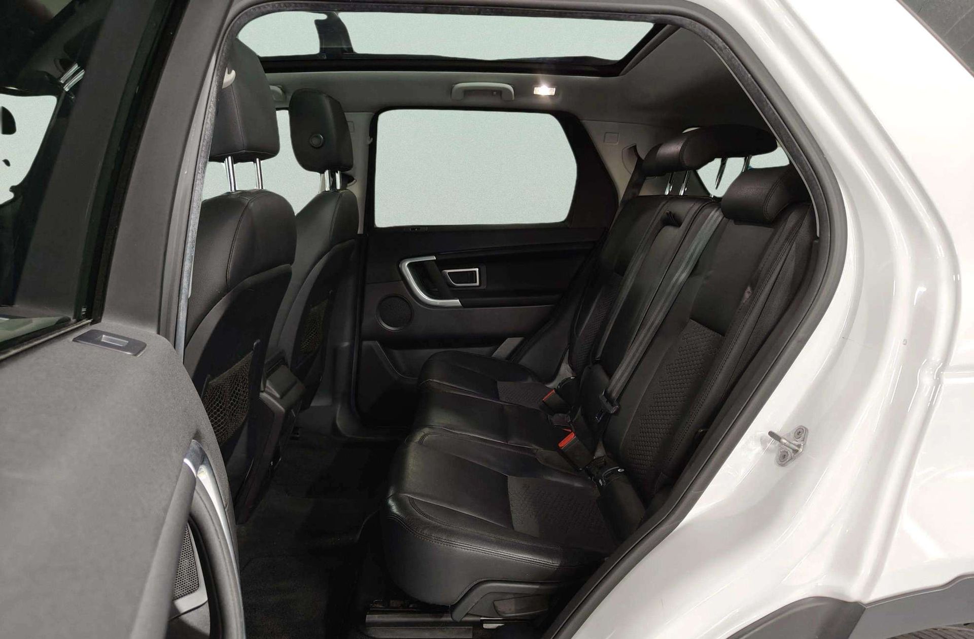 Land Rover Discovery Sport 2.0L TD4 SE 4x4 - foto 15