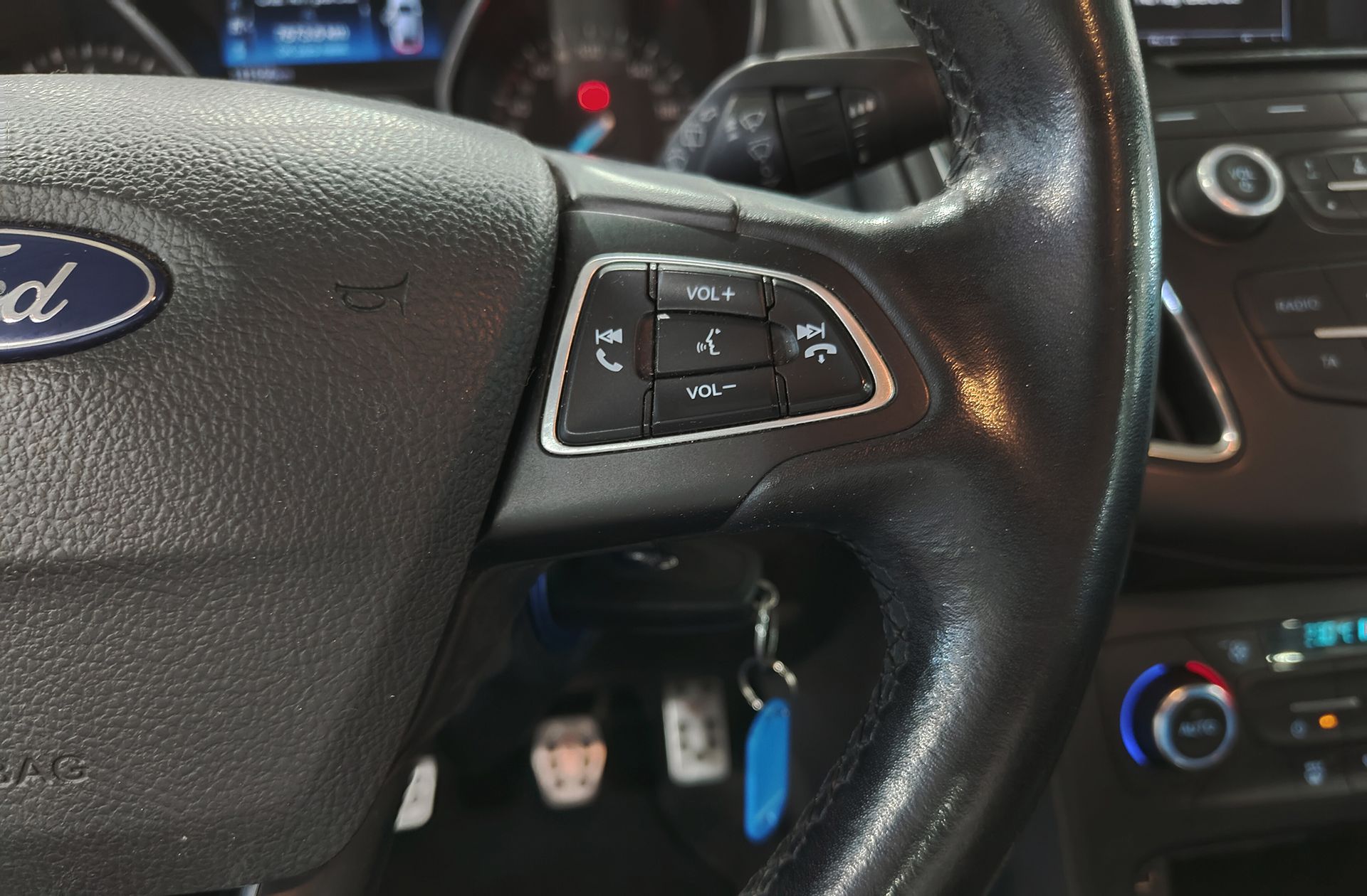 Ford Focus 1.0 EcoBoost Trend+ - foto 23