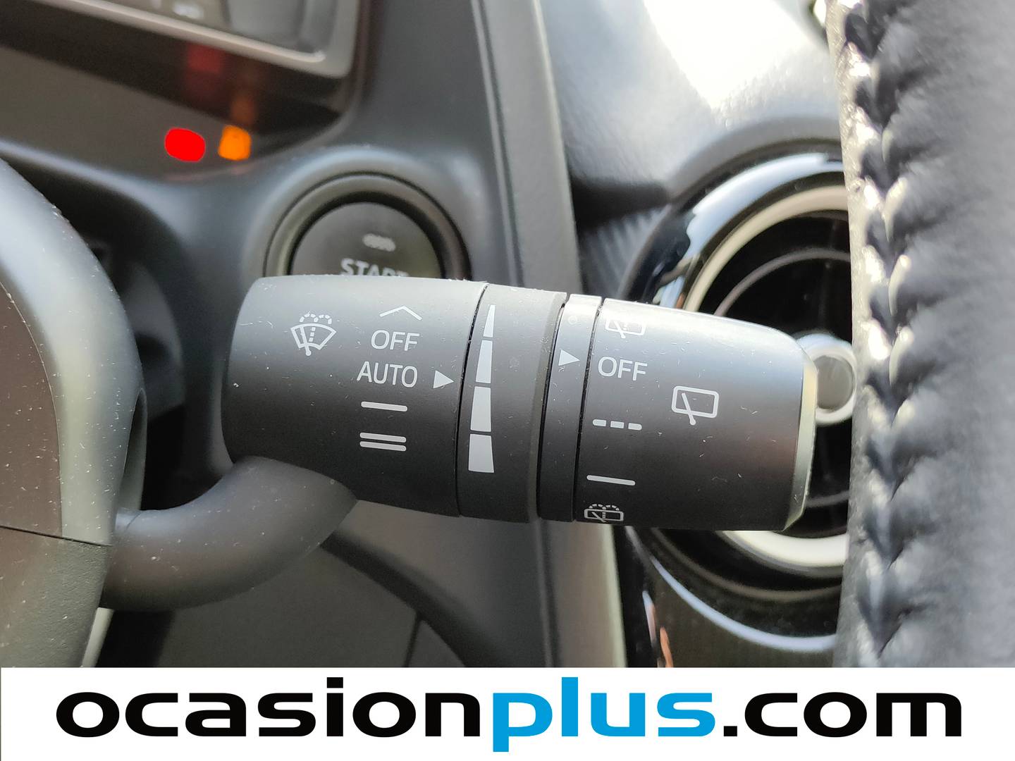 Accesorios del Mazda Mazda2 Mazda Mazda 2 1.5 e-SKYACTIV G Center-Line Convenienc (90 CV)