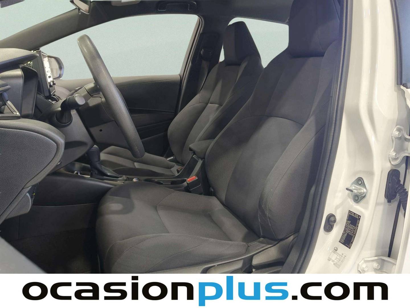 Foto asientos delanteros Toyota Corolla Toyota Corolla 1.8 125H Business Plus E-CVT (122 CV)