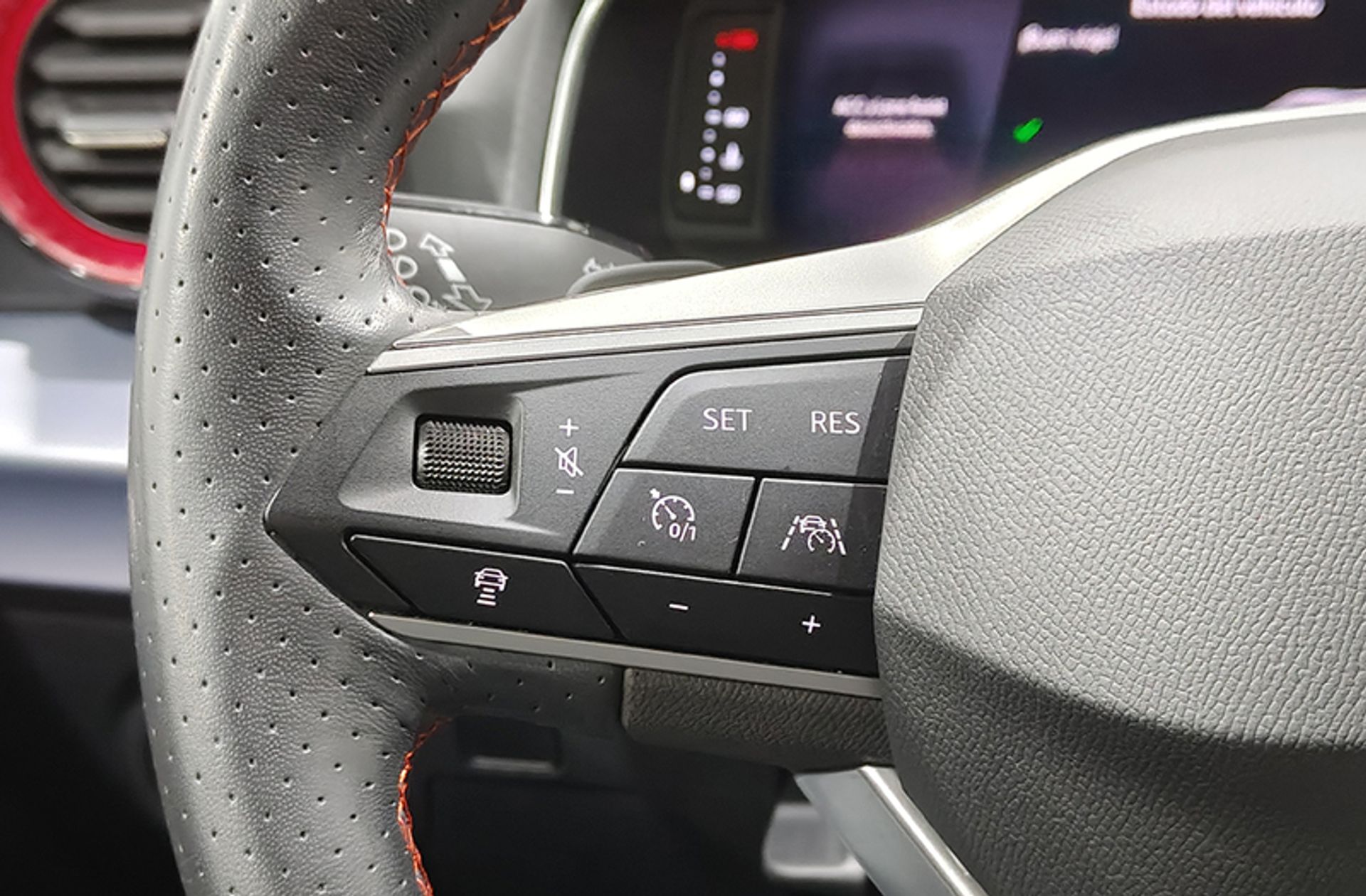 SEAT Arona 1.5 TSI FR Plus DSG - foto 31
