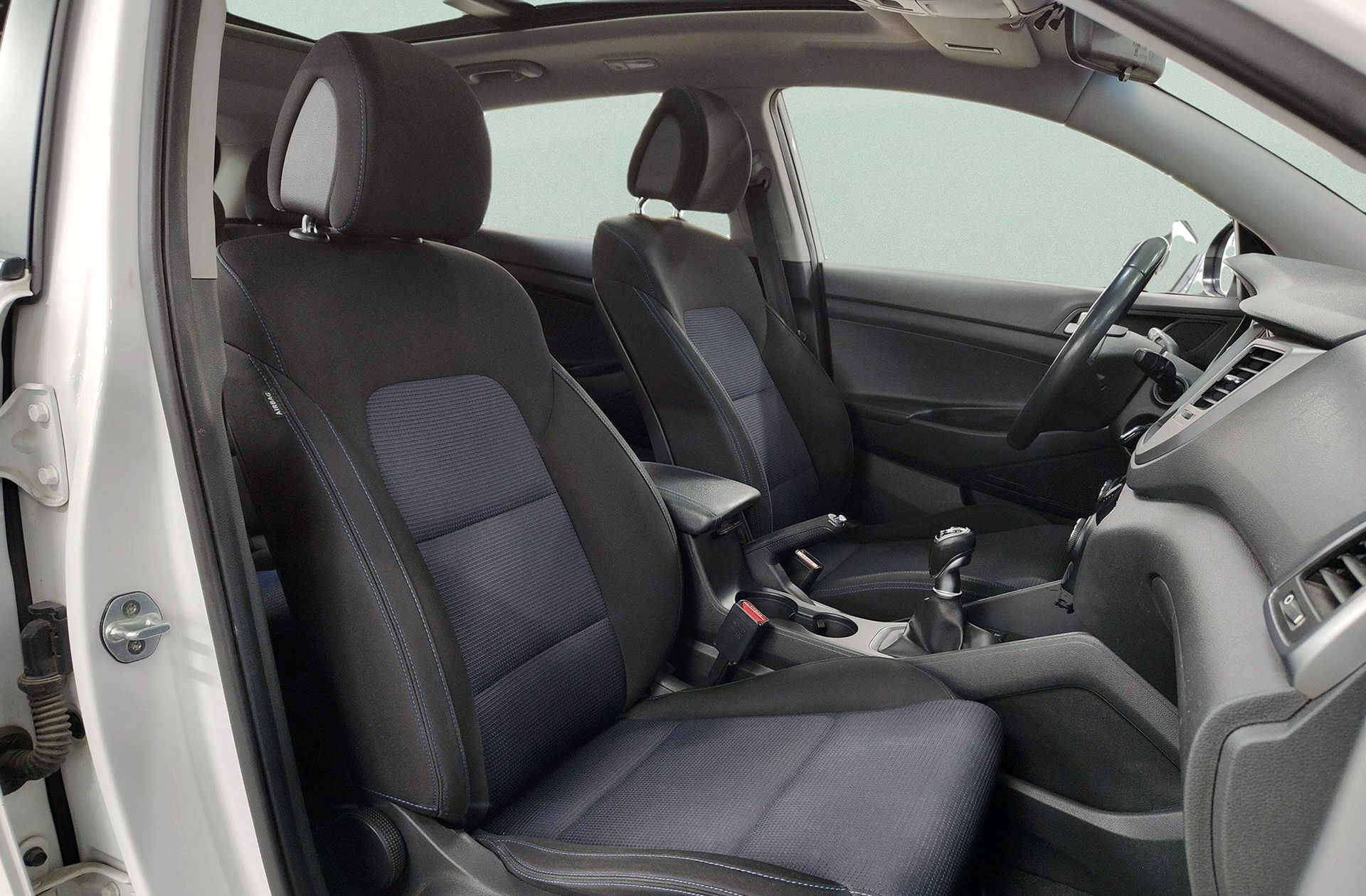 Hyundai Tucson 2.0 CRDi BlueDrive Klass Sky 4x2 - foto 14