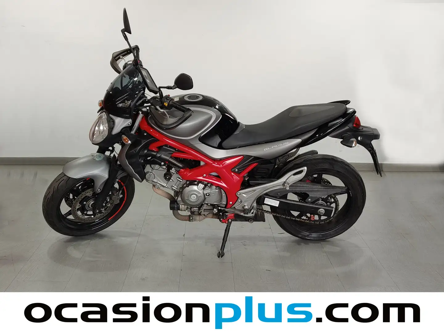 Foto Suzuki Gladius SV 650 ABS Suzuki Gladius SV 650 ABS (48 CV)