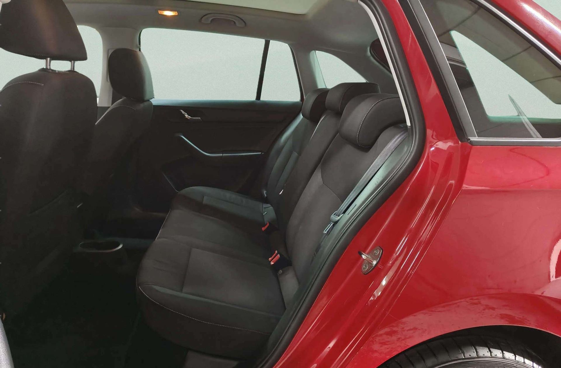 Škoda Spaceback 1.2 TSI Ambition - foto 11