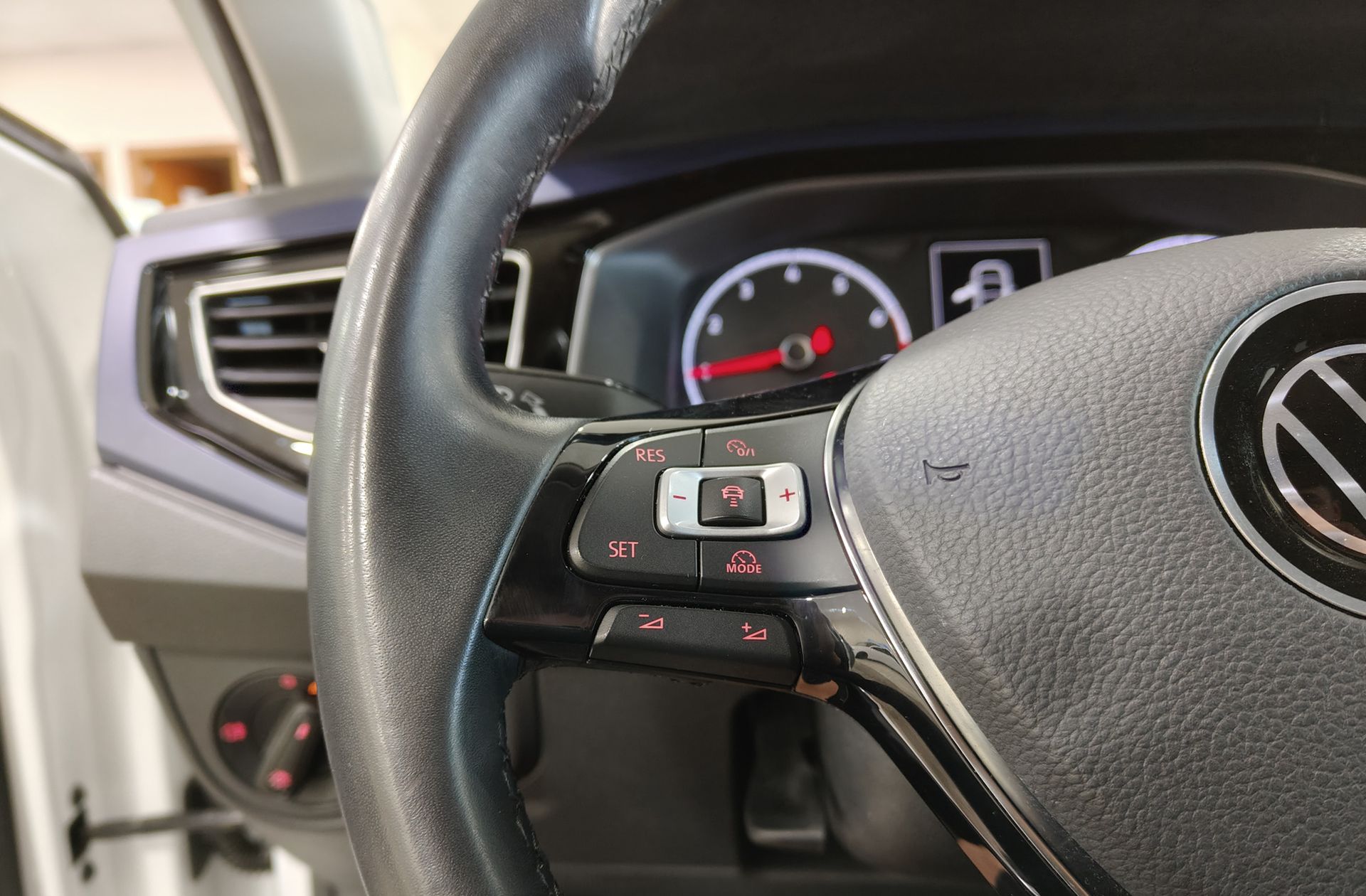 Volkswagen Polo United 1.0 TSI DSG - foto 22