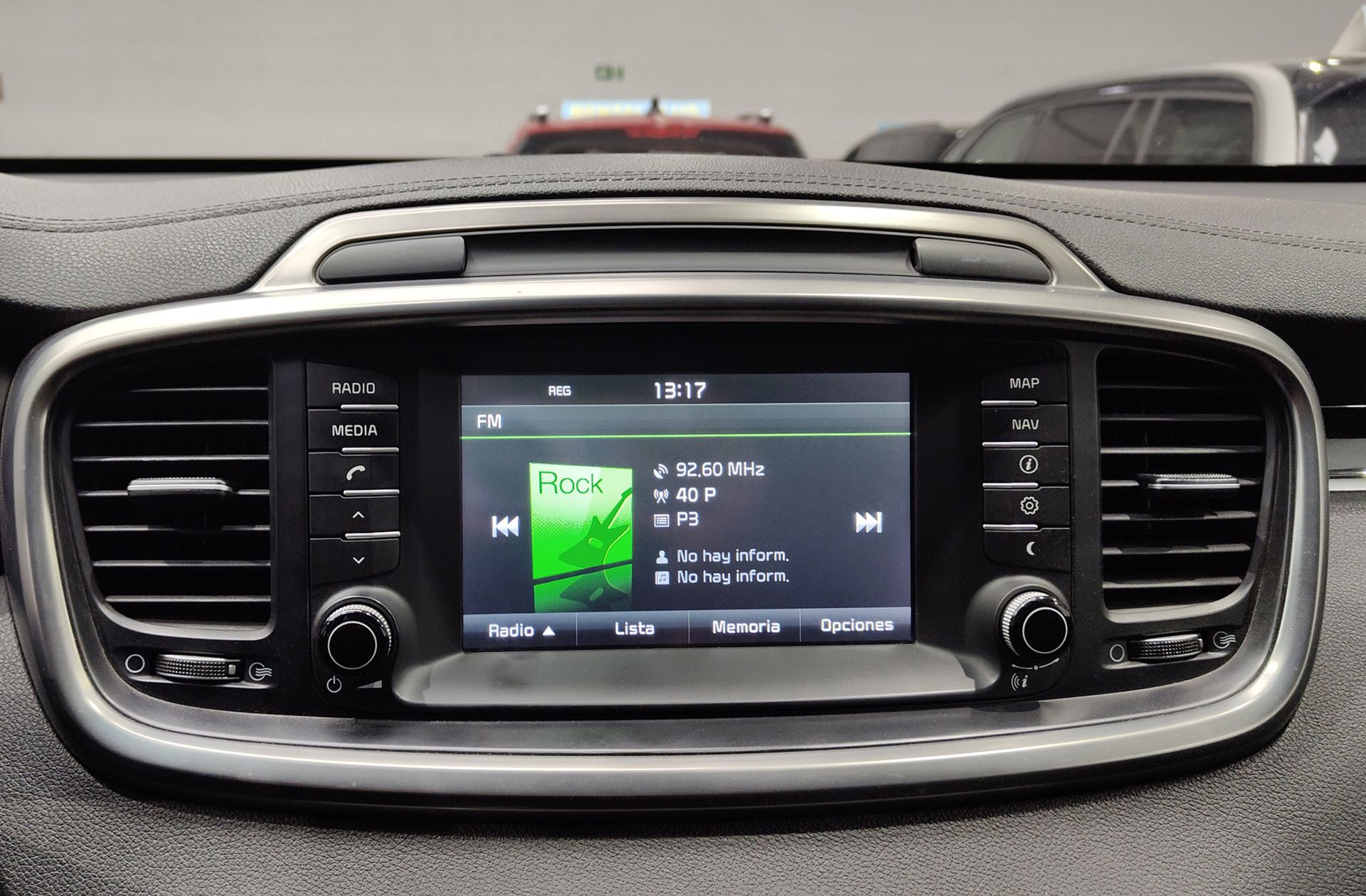 Kia Sorento 2.2 CRDi Drive 4x2 7 plazas - foto 32
