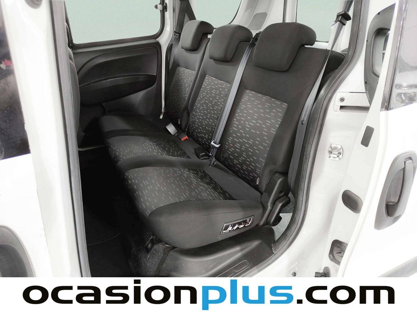 Foto asientos traseros Opel Combo Opel Combo Tour 1.3 CDTI Expression L1H1 (90 CV)