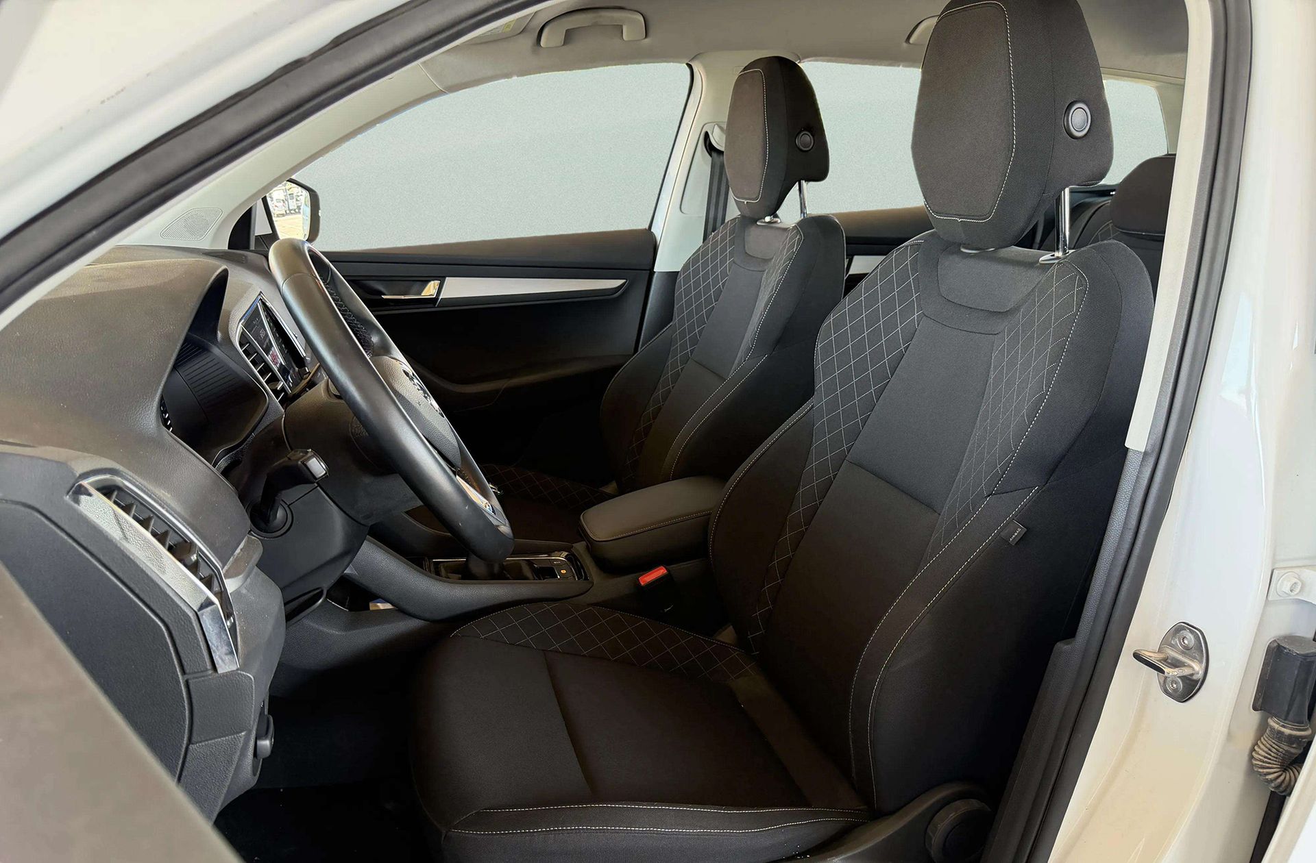 Škoda Karoq 1.5 TSI ACT Ambition - foto 10