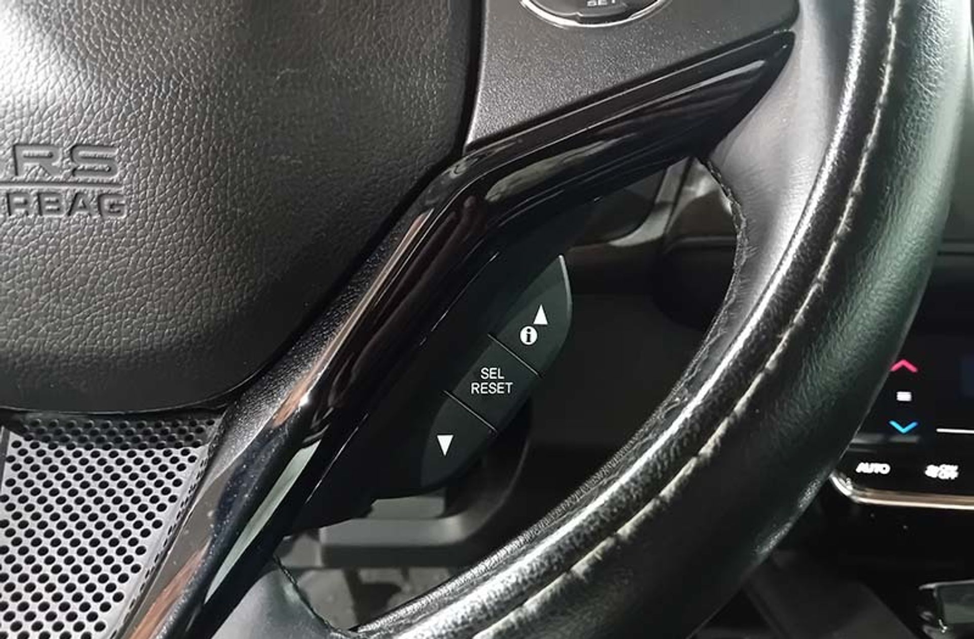 Honda HR-V 1.6 i-DTEC Executive - foto 30