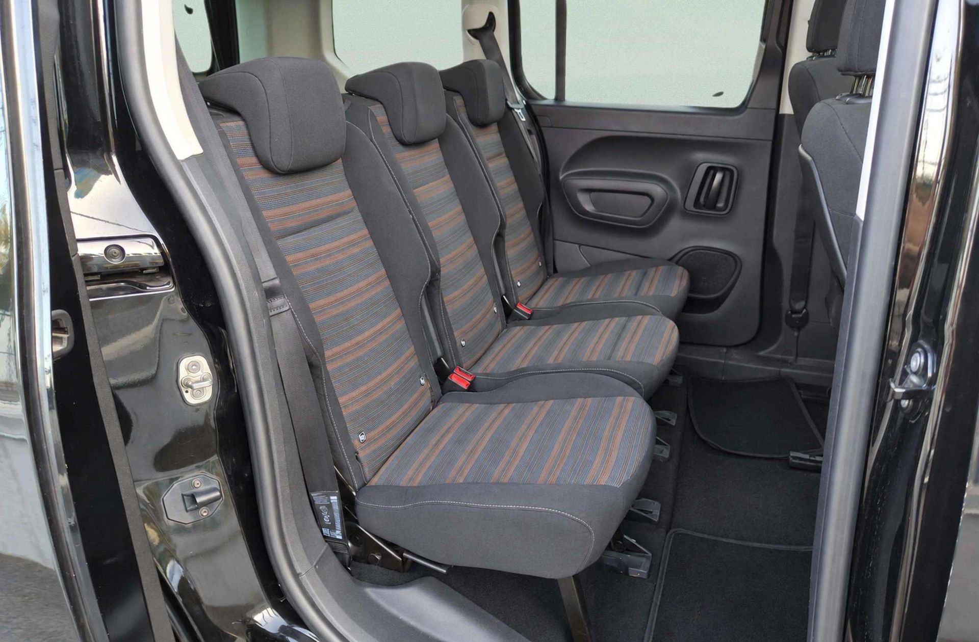Opel Combo 1.2 Turbo Innovation L - foto 20