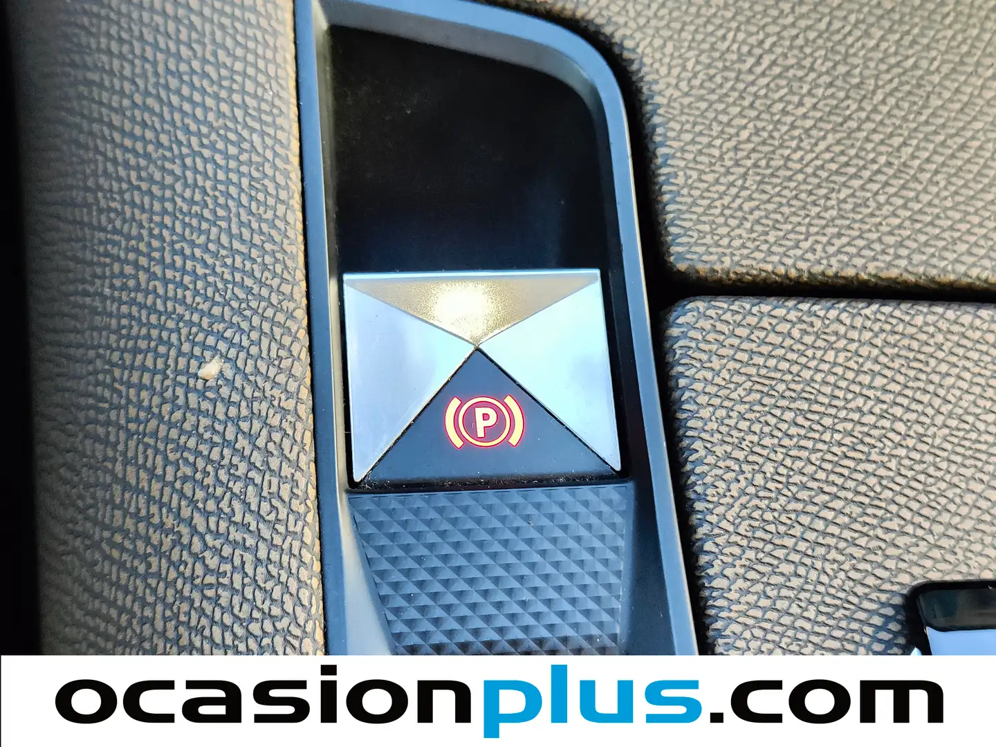 Foto DS DS 7 Crossback DS DS7 Crossback BlueHDi 130 DE Bastille + AT (130 CV)