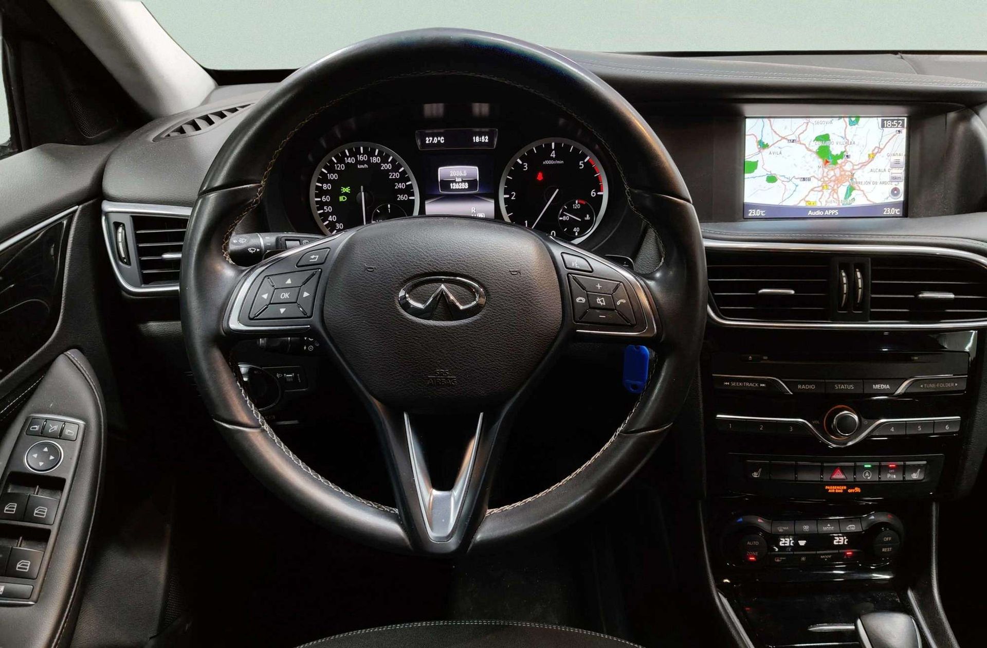 Infiniti Q30 2.2D Premium 7DCT - foto 26