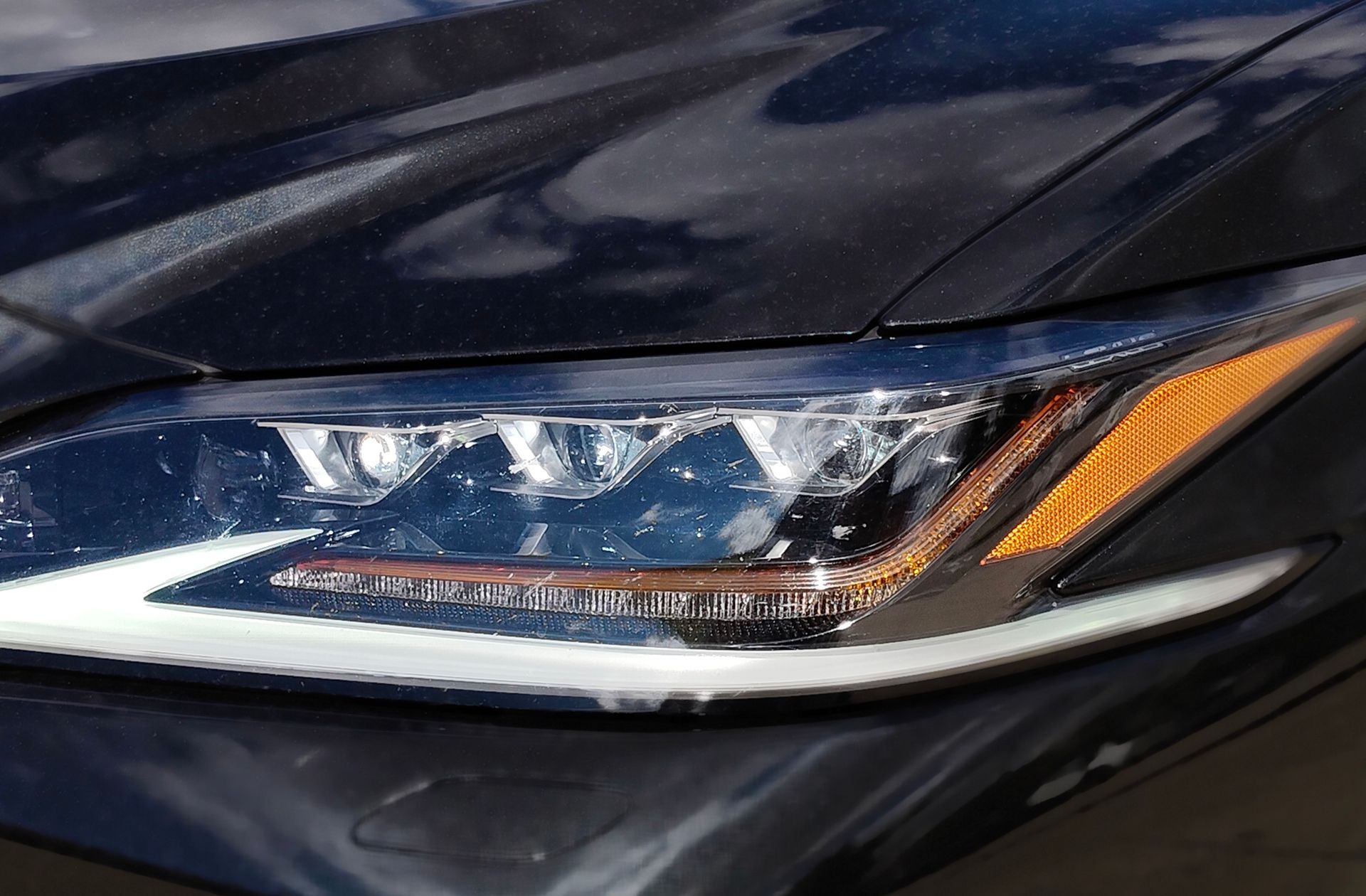 Lexus ES 300h Executive - foto 17