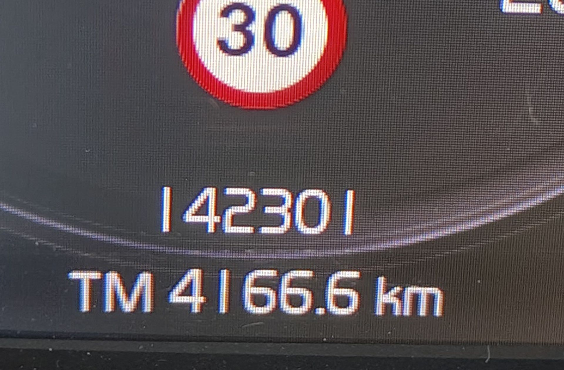 Volvo XC40 D4 AWD - foto 10