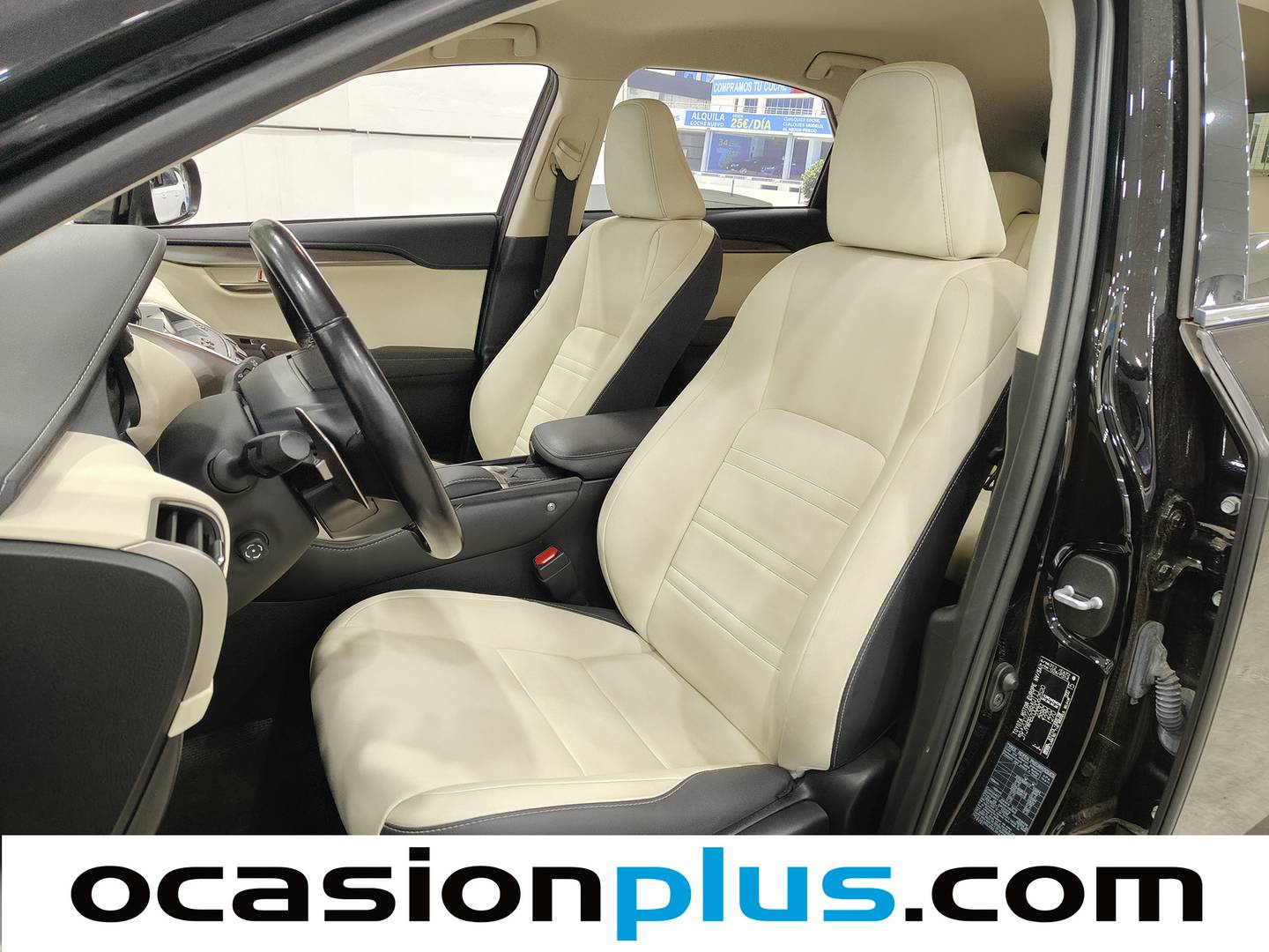 Foto asientos delanteros Lexus NX Lexus NX 300h Premium 2WD (197 CV)