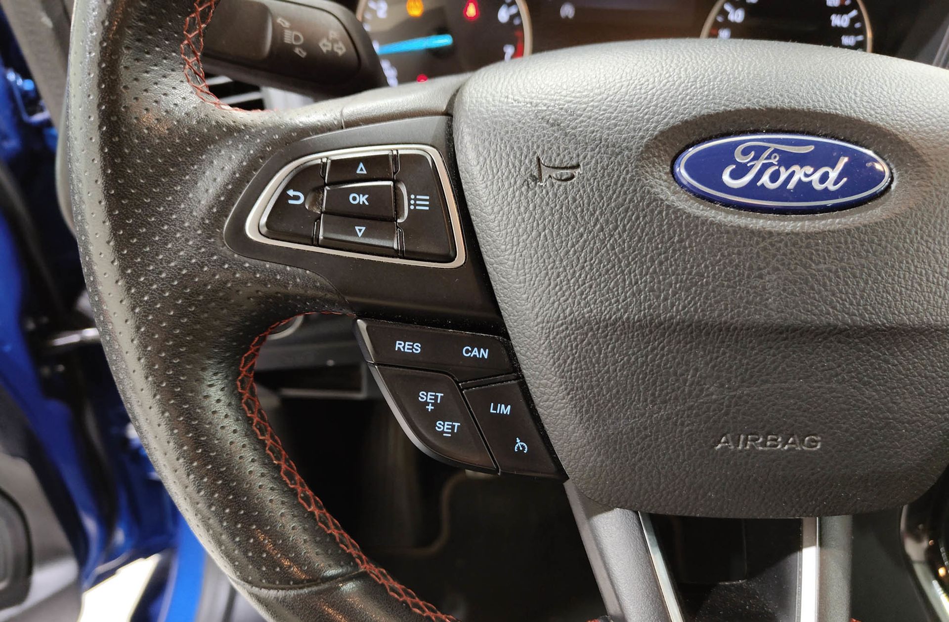 Ford EcoSport 1.0T EcoBoost ST Line - foto 28