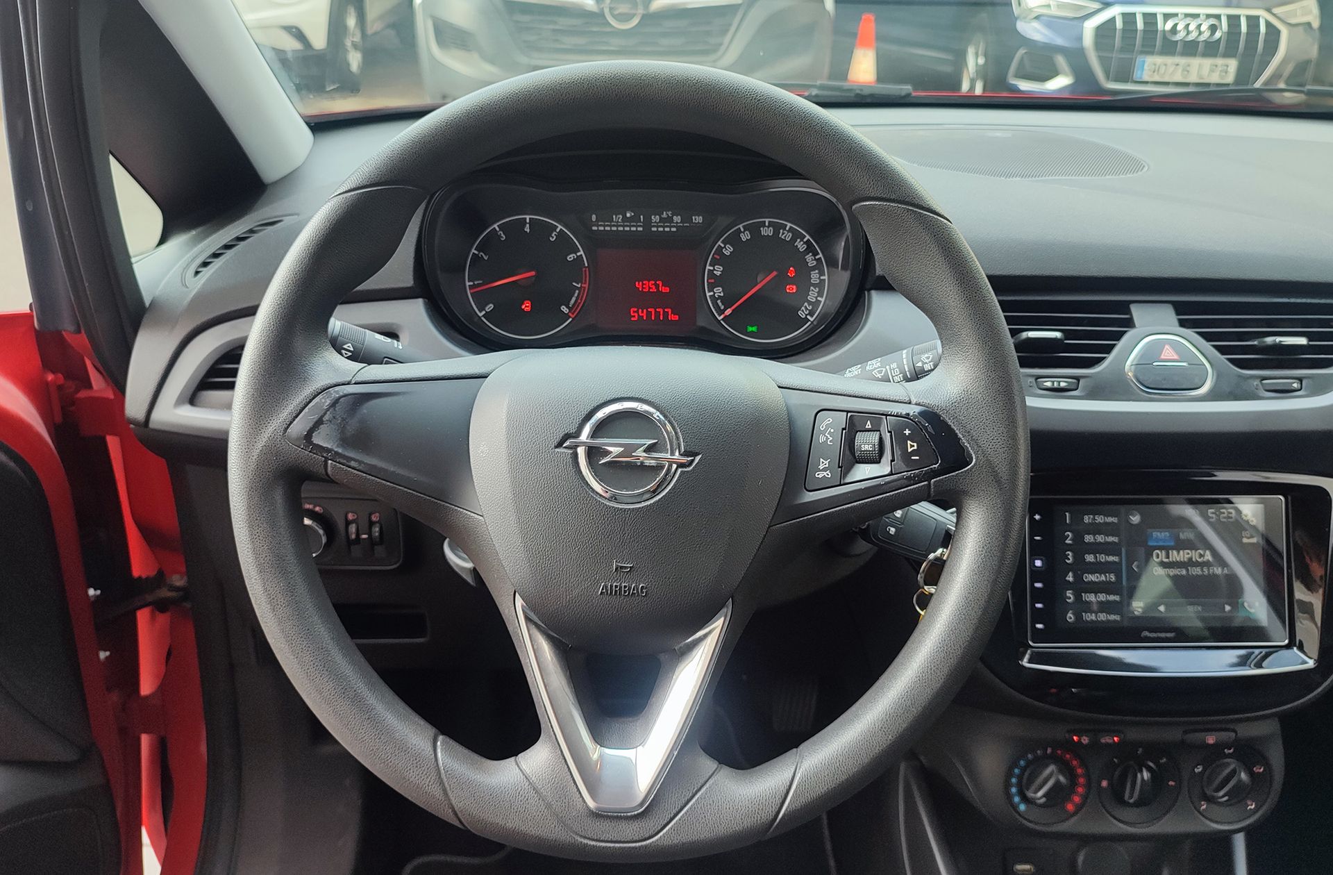 Opel Corsa 1.4 Expression - foto 17