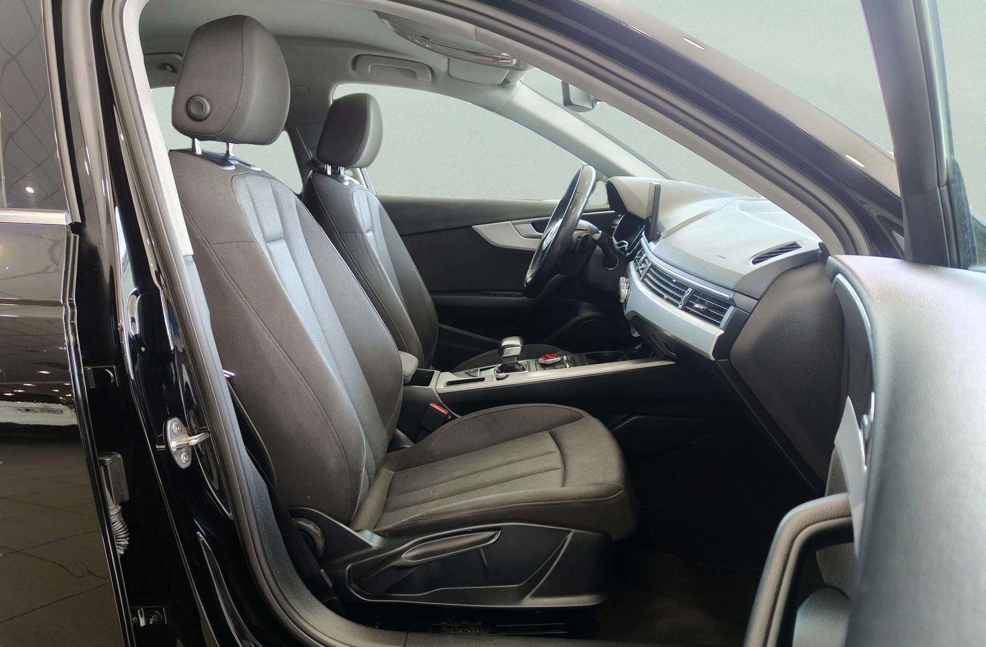 Audi A4 Advanced 35 TFSI S tronic - foto 18