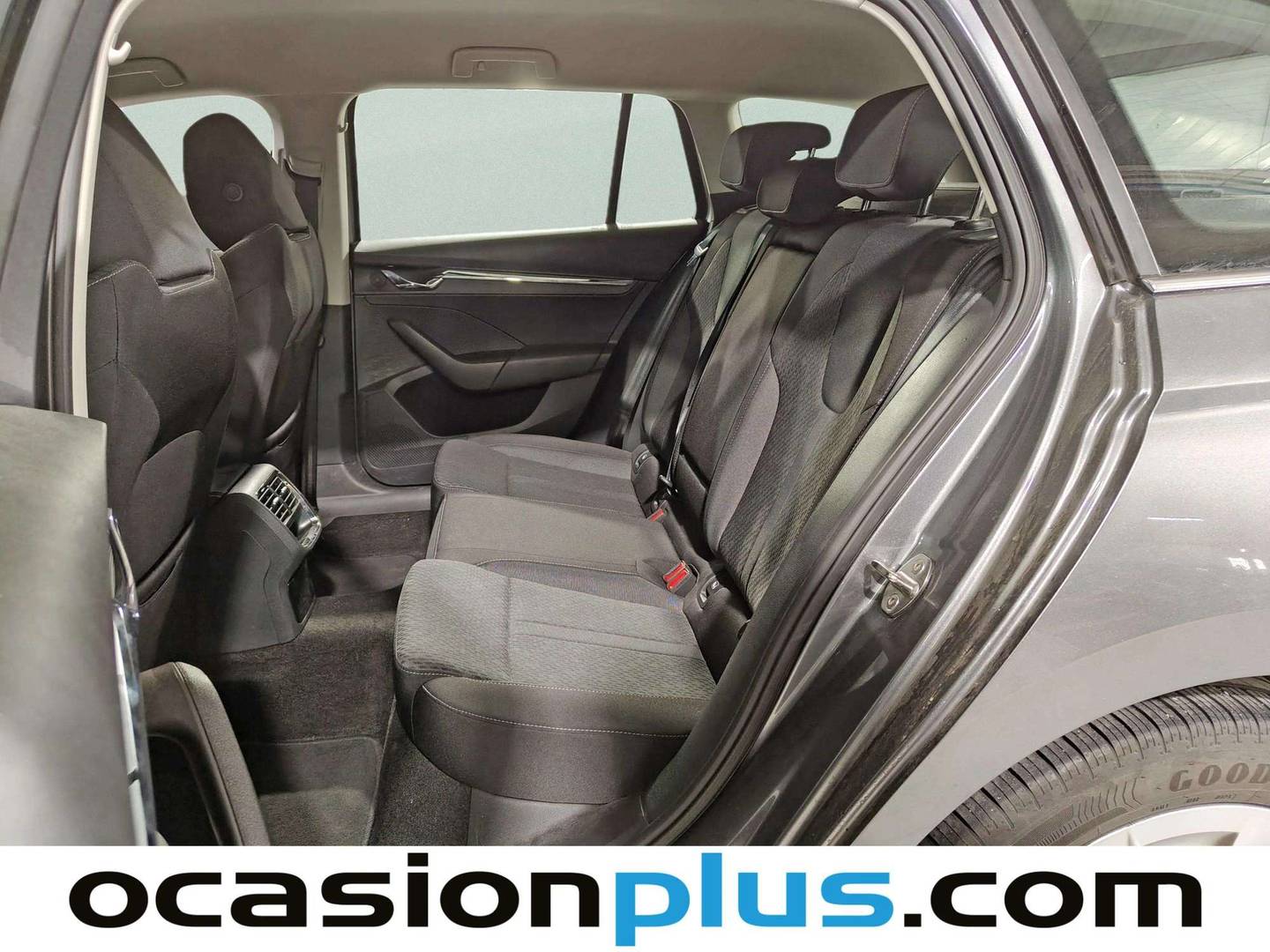 Foto asientos traseros Skoda Octavia Skoda Octavia Combi 2.0 TDI Selection DSG (150 CV)