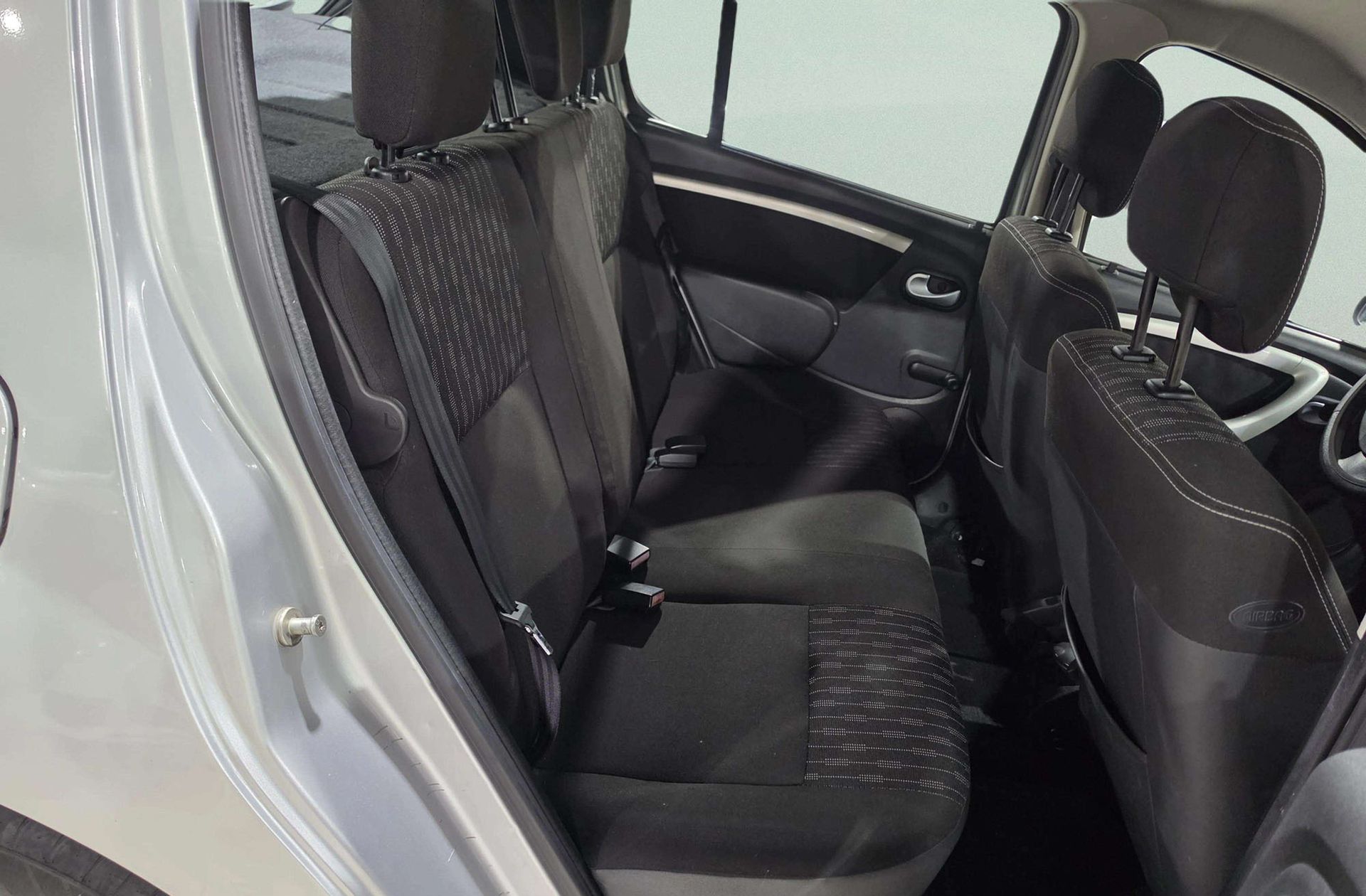 Dacia Sandero Laureate 1.2 - foto 13