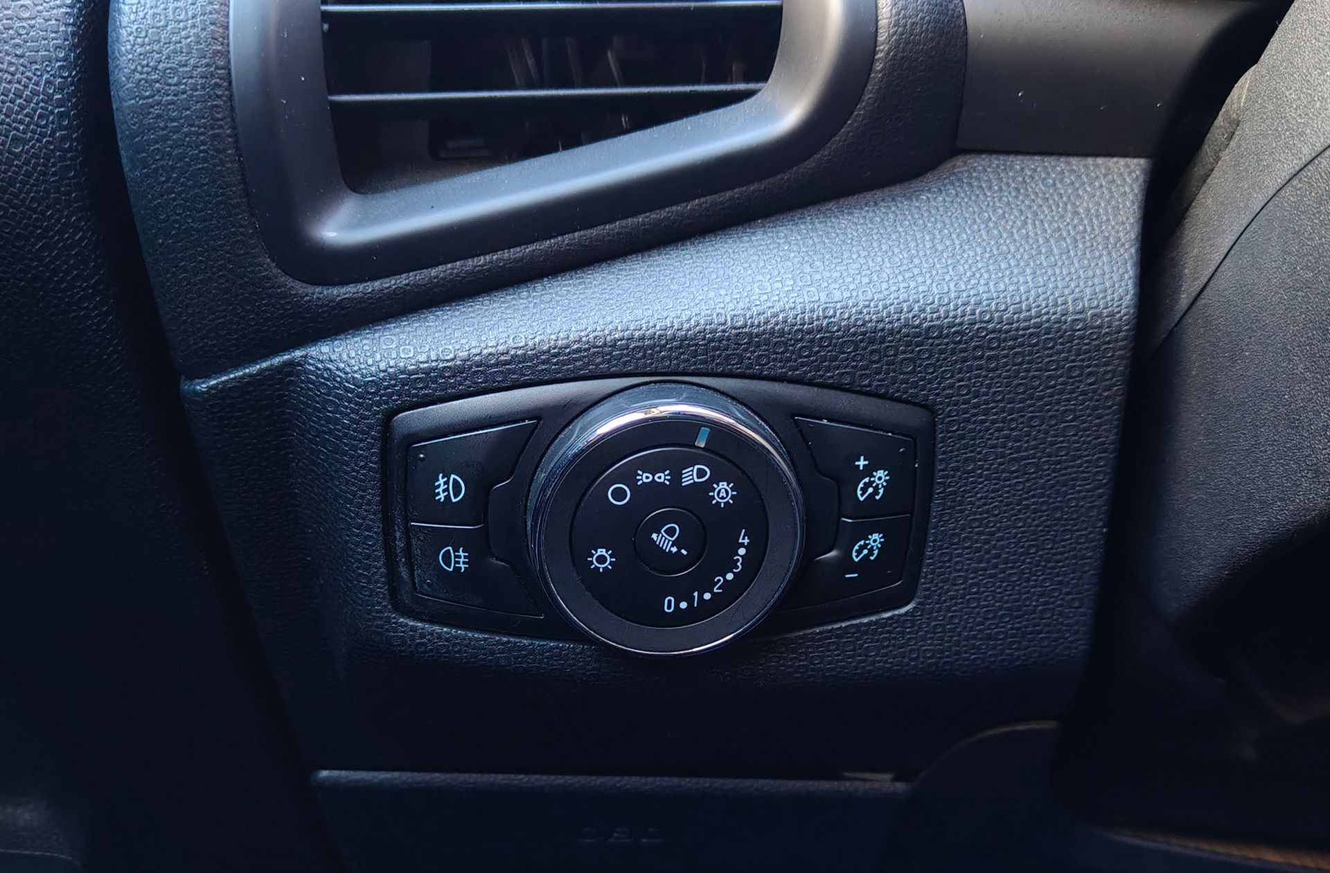 Ford EcoSport 1.0T EcoBoost Titanium - foto 19