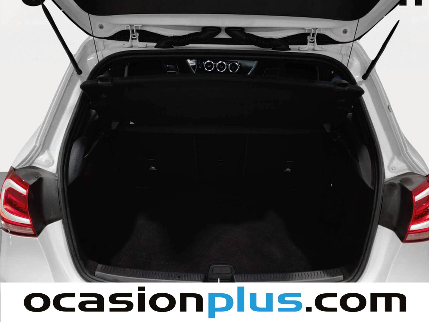 Fotos maletero Mercedes Clase A Mercedes-Benz Clase A 200 d (150 CV) Pack AMG