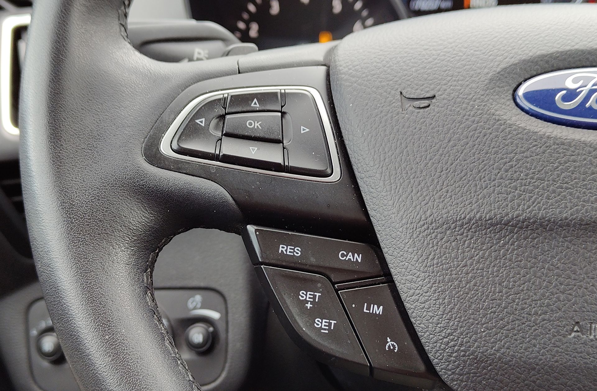 Ford Kuga 1.5 EcoBoost Titanium 4x4 - foto 28